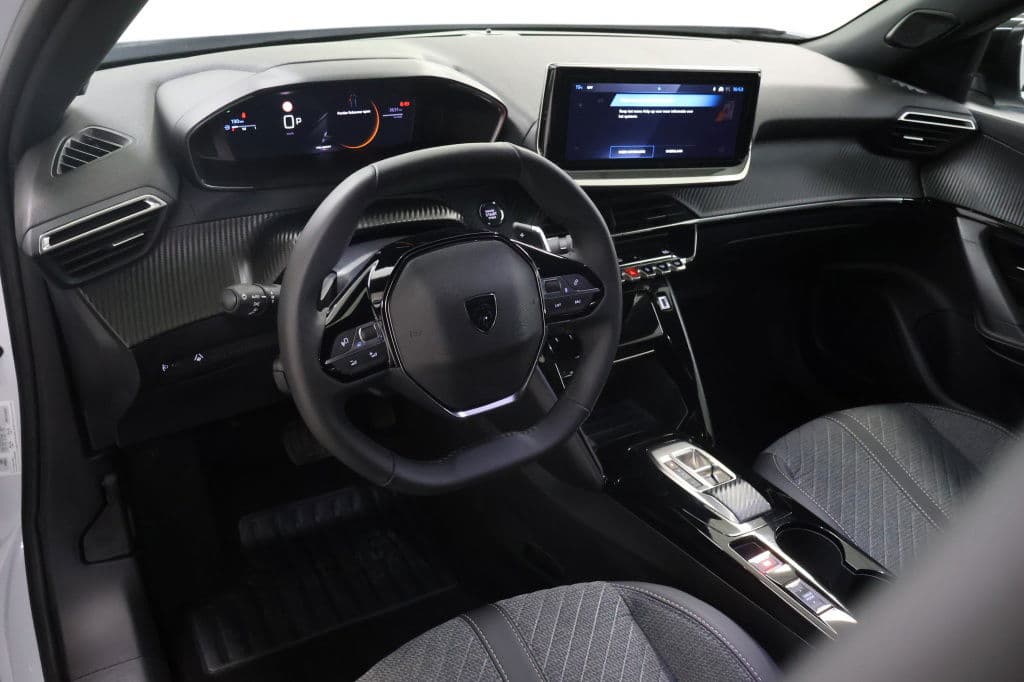 Peugeot 2008 1.2 Hybride 145 Allure | 360 Camera | Luxe thumbnail 6