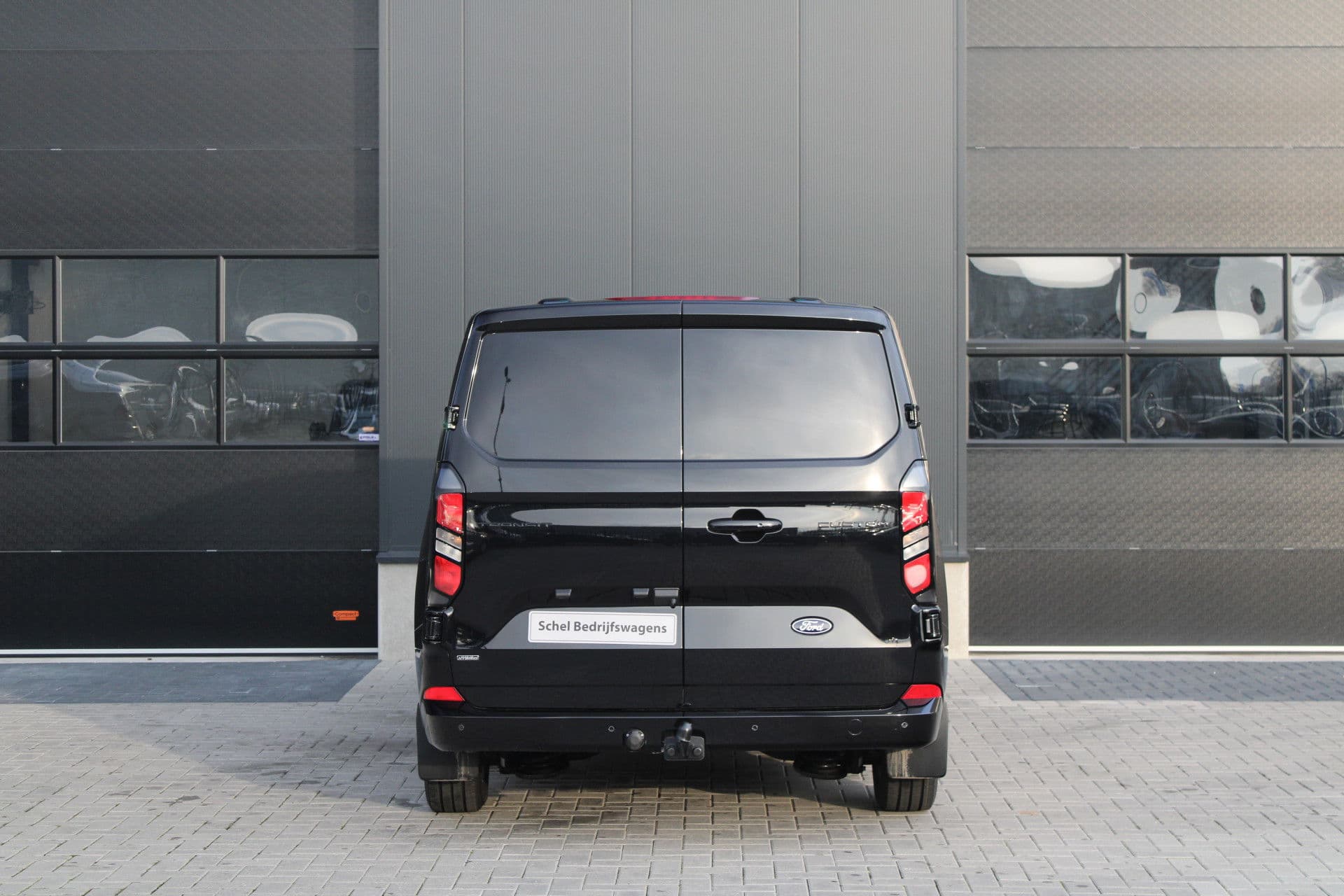 Ford Transit Custom 320 2.5 PHEV L2H1 Limited 232pk - 2x Schuifdeur - Trekhaak - Stoel/Stuurverwarming - Blindspot - Keyless - Rijklaar thumbnail 7