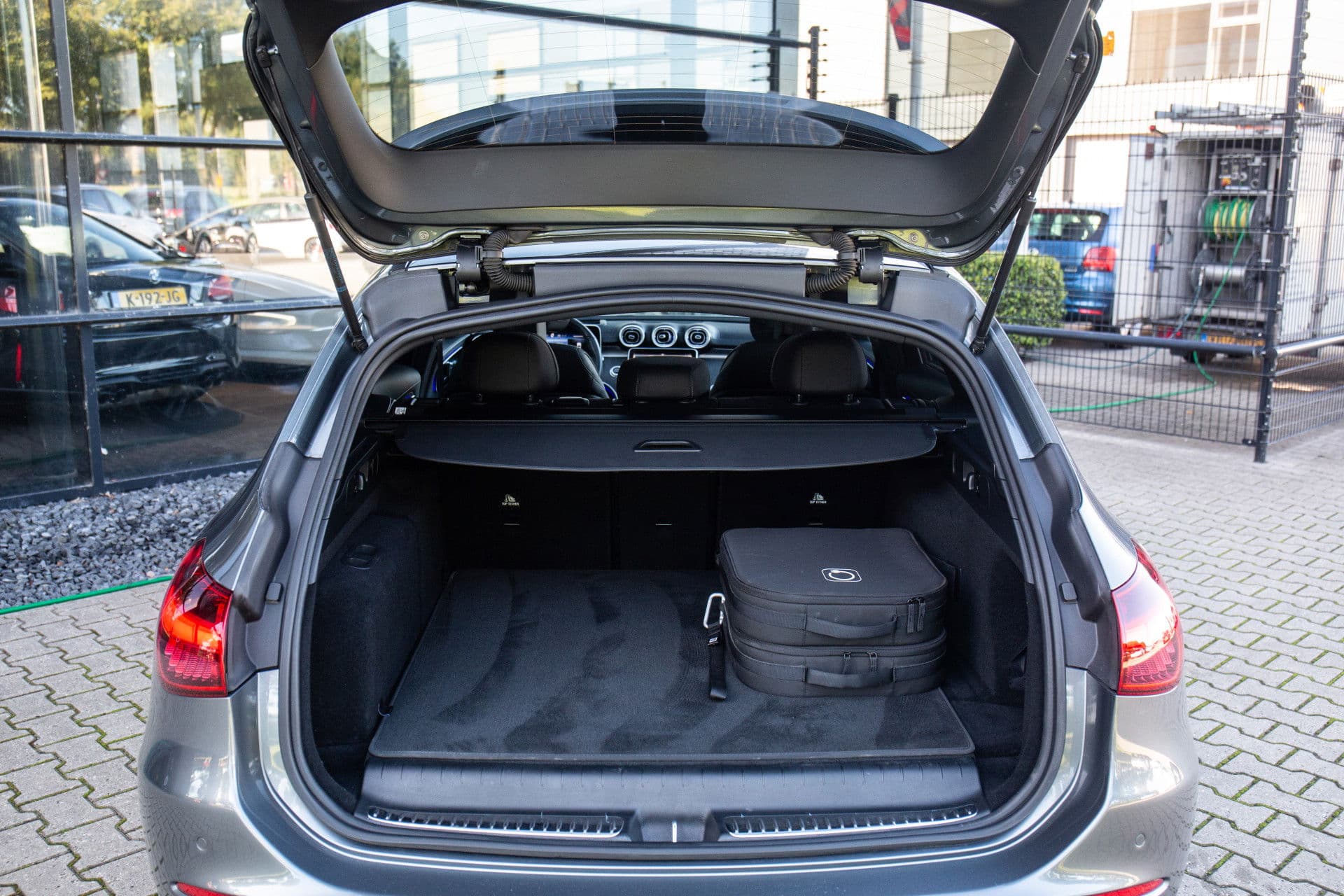 Mercedes-Benz C-Klasse Estate 300 e AMG Line , Panoramadak, Sfeerverlichting, 3D-camera, HUD thumbnail 29