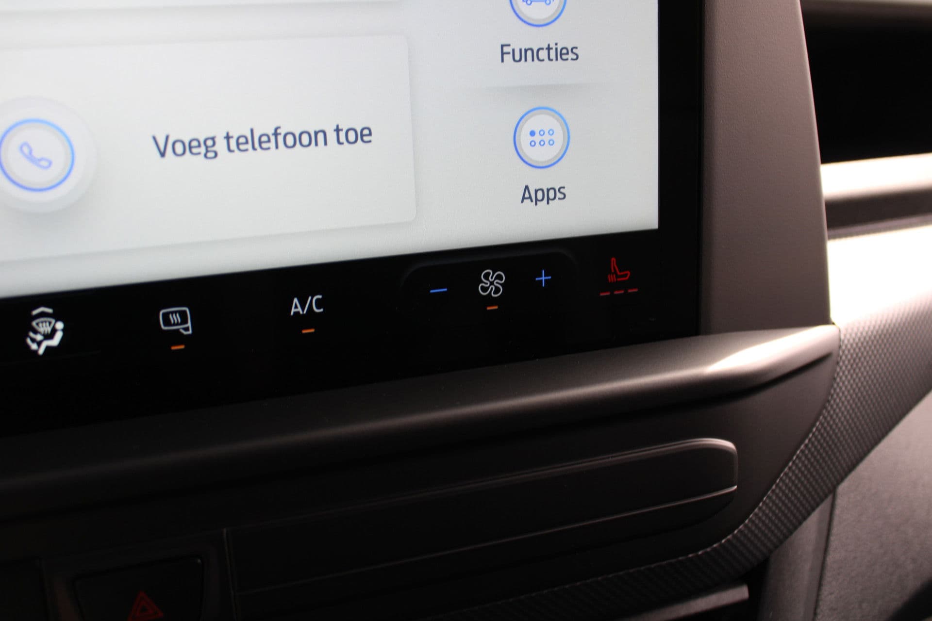 Ford Transit Custom 320 2.5 PHEV L2H1 Trend 232pk - 5 jaar GARANTIE - 2x Schuifdeur - Adaptive Cruise - Blind Spot - Navigatie - Camera - Verwarmd Stuur - Rijklaar thumbnail 28