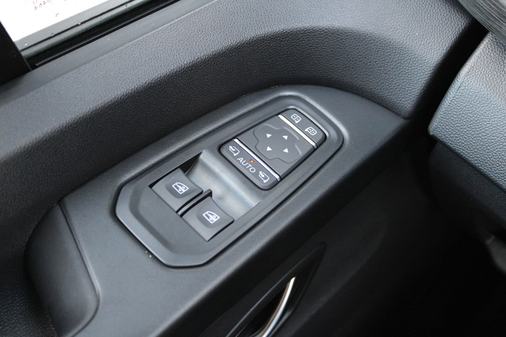 Renault Trafic 2.0 Blue dCi 170pk T29 L2H1 Extra DC - 2x Schuifdeur - Carplay - LED - Blind Spot - Navigatie - Camera - Trekhaak - Stoelverwarming - Rijklaar thumbnail 12