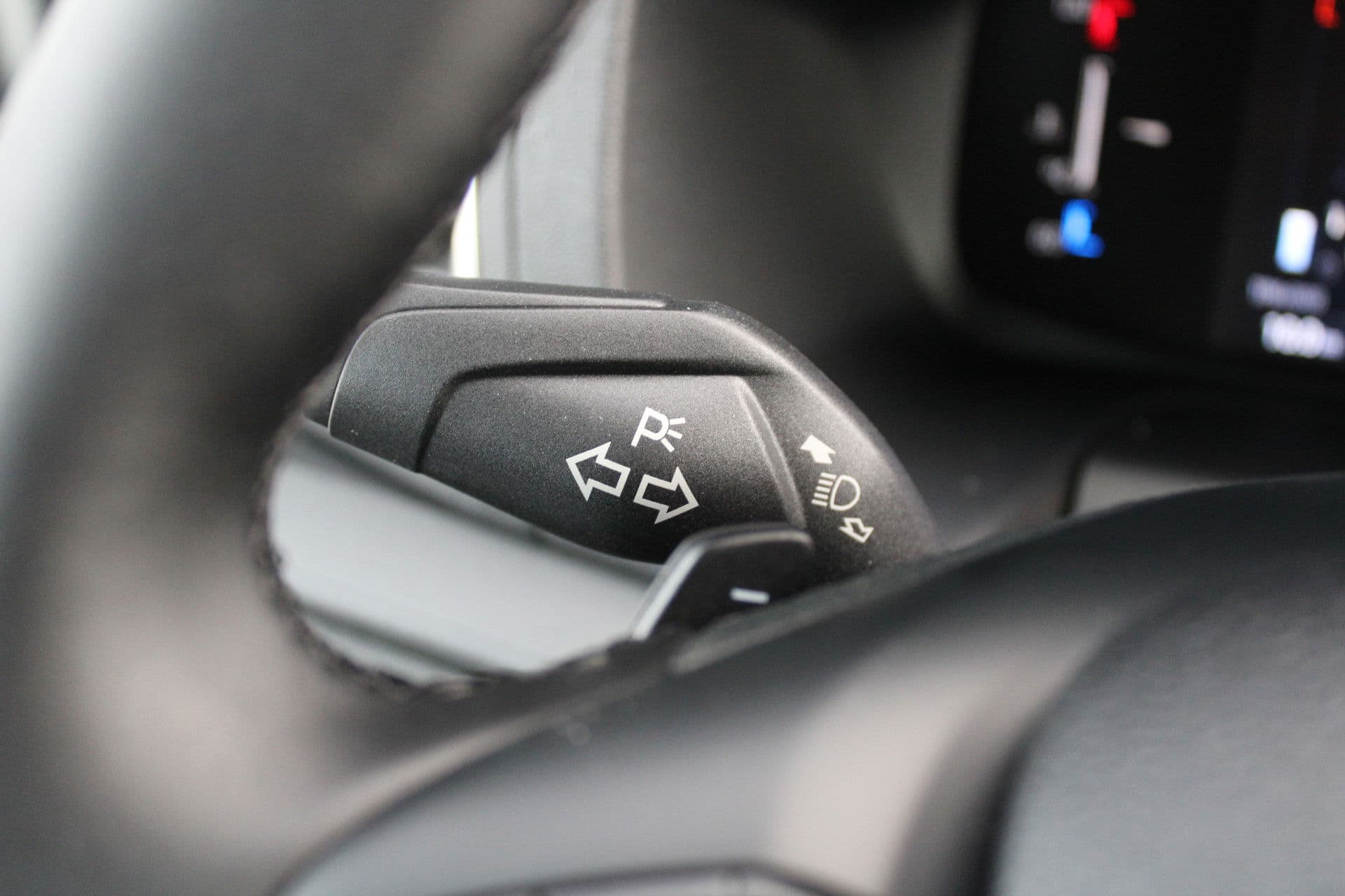 Ford Transit 350 2.0 TDCI L2H2 Trend 165pk - Facelift - 2x Schuifdeur - Adaptive Cruise - Navigatie - Blind Spot - 360 Camera - Stoel - Stuurverwarming - Rijklaar thumbnail 13