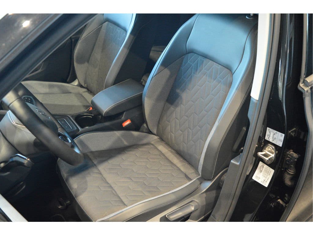 Volkswagen Golf 1.5 TSI Goal carplay clima cruise led pdc trekhaak !! thumbnail 11