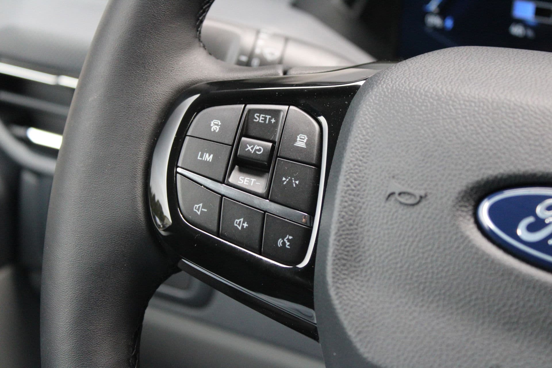 Ford E-Transit Custom 340 L2H1 Limited 65 kWh 218pk - DIRECT LEVERBAAR - 2x Schuif - LED - 360 Camera - B&O - ACC - Navi - Stoel/Stuurverwarming - Rijklaar thumbnail 28