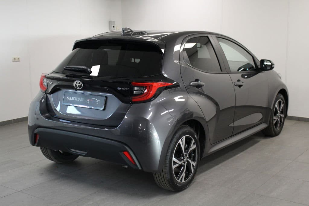 Toyota Yaris 1.5 Hybride 115 Dynamic met Comfort Pack thumbnail 3
