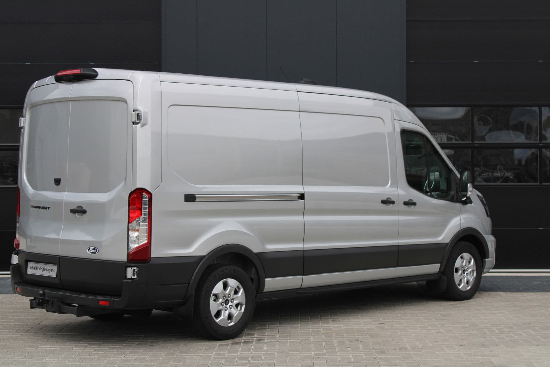 Ford Transit 350 2.0 TDCI L3H2 Limited Raptor 165pk - LUCHTVERING - ACC - Blind Spot - 360 camera - Raptor Grill - Stoel-Stuurverwarming - Trekhaak - Rijklaar thumbnail 3