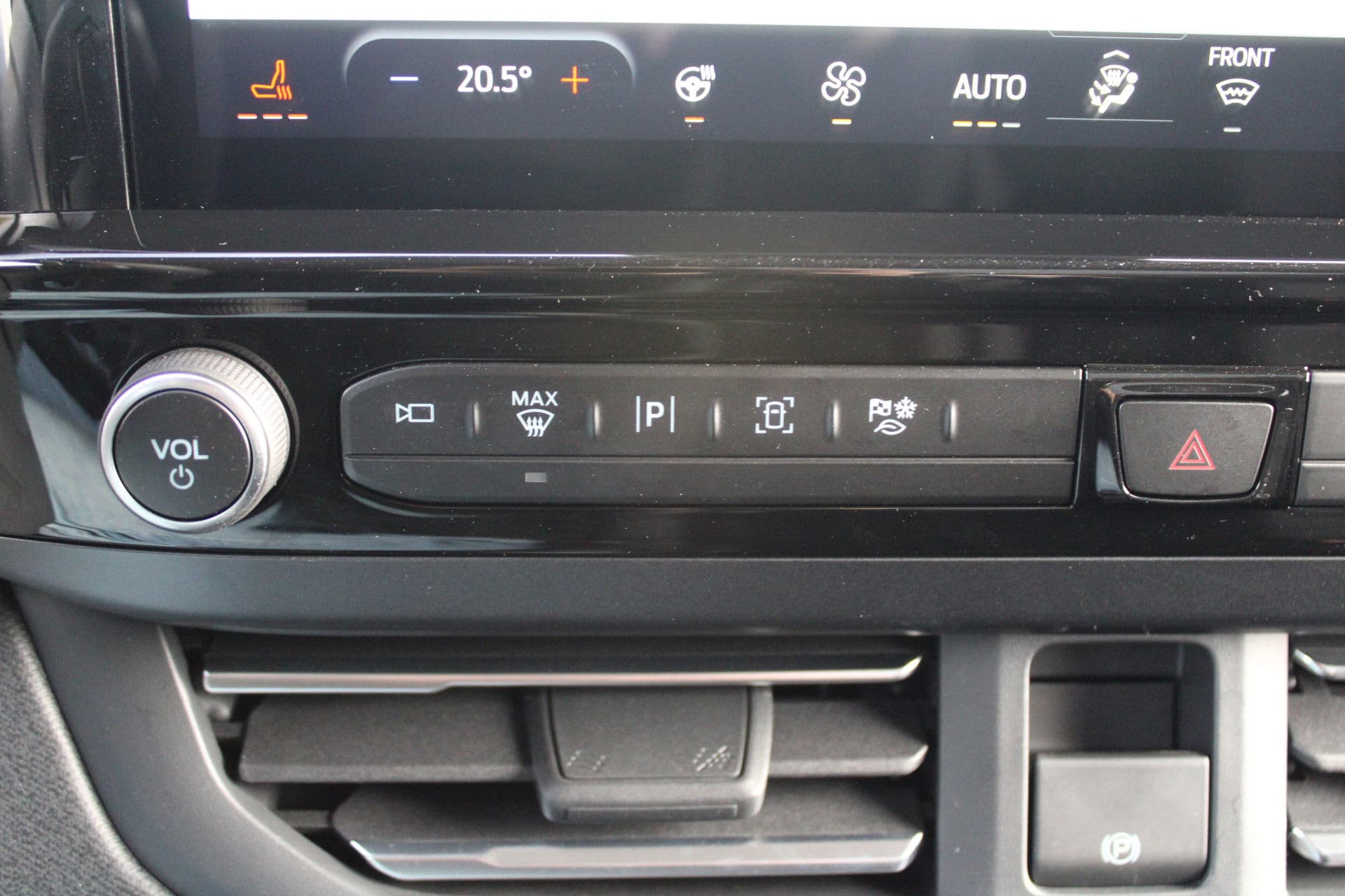 Ford Tourneo Custom 340 2.5 PHEV L2H1 Titanium X 232pk - ACC - Pano - B&O - Elek. schuifdeuren - 360 camera - Elek-Trekhaak - Prijs excl. BTW - Rijklaar thumbnail 33