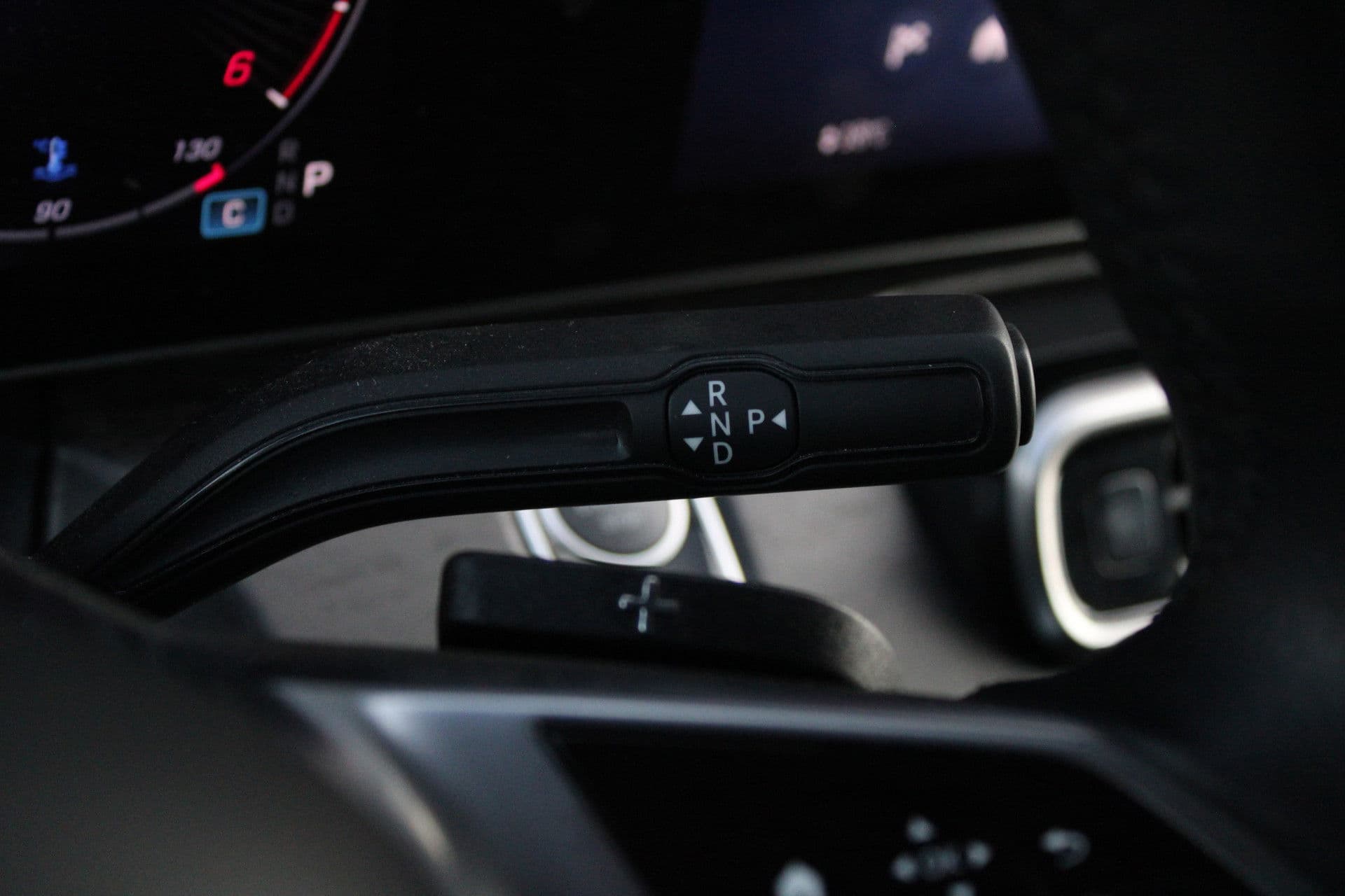 Mercedes-Benz V-Klasse 300d - Avantgarde - DC - 4-matic - 360 Cam - Multibeam - Elektrische schuifdeuren - Digitale spiegel - Volle auto - Rijklaar thumbnail 29