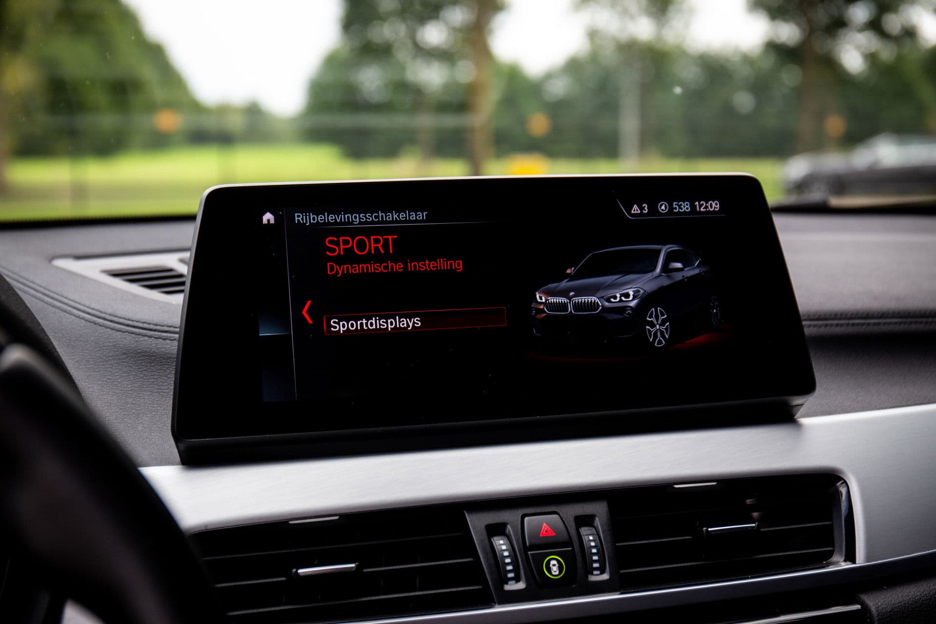 BMW X2 sDrive20i Business Edition , M-Sport, Panoramadak, Head-up display, BMW-Led thumbnail 24