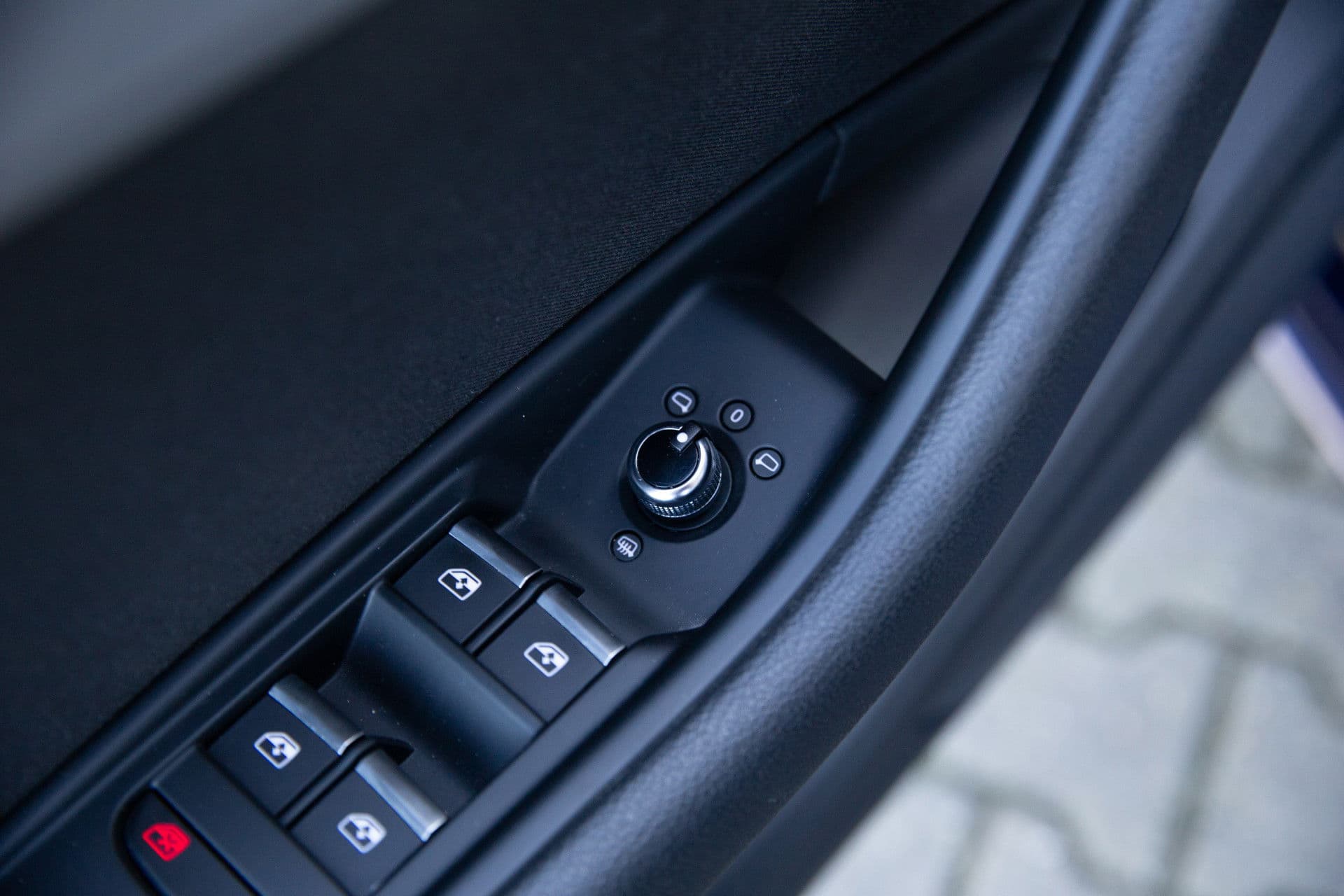 Audi A4 Avant 35 TDI Launch edition S-line , Sportstoelen, Camera, Virtual Cockpit, thumbnail 24