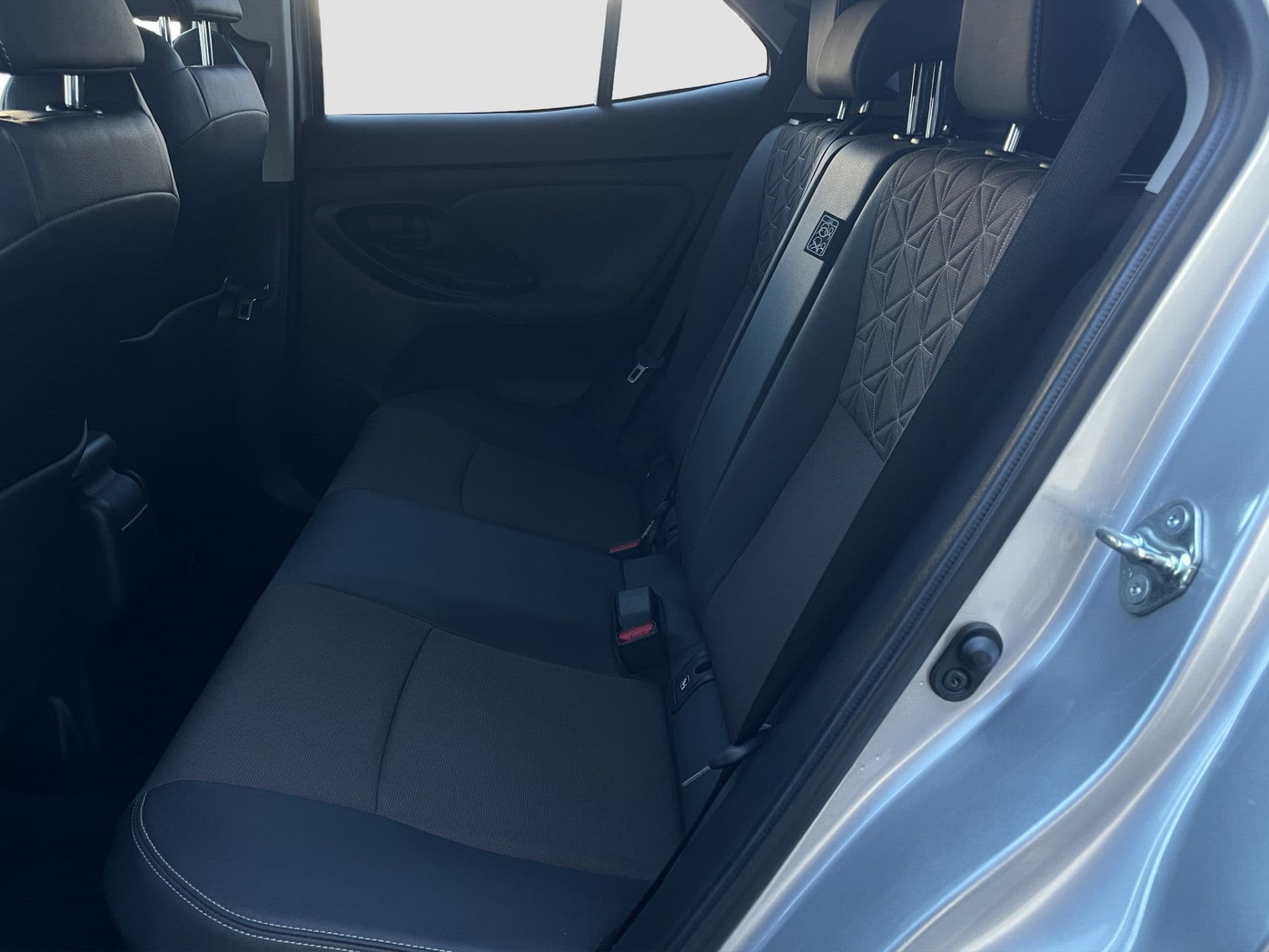 Toyota Yaris Cross 1.5 Hybrid Business Plus Dodehoek | Camera | Carplay | Halfleder thumbnail 16