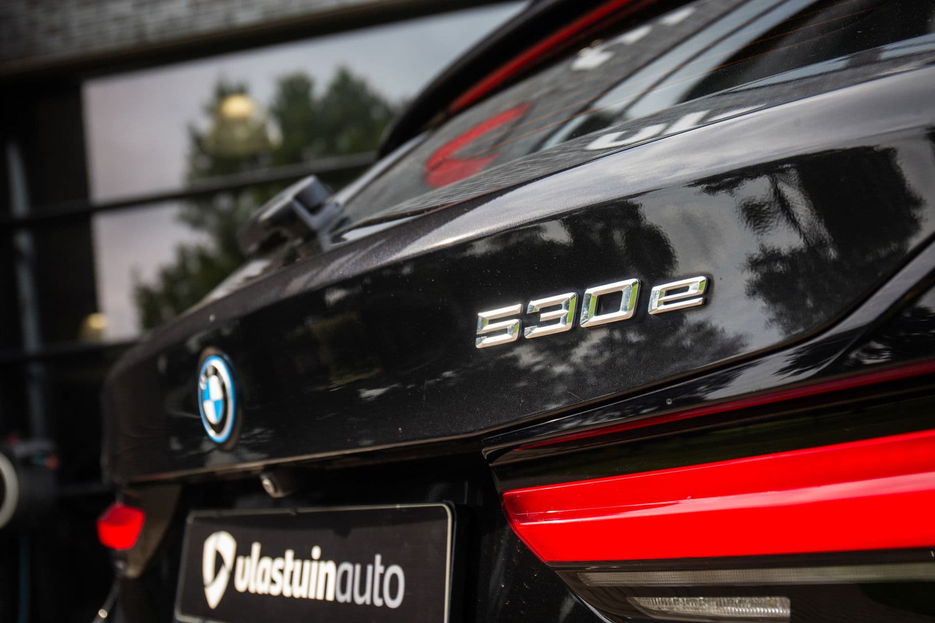 BMW 5 Serie Touring 530e M-Sport , Shadowline, Adaptive Cruise, Trekhaak, Leder, SOH 91% thumbnail 5