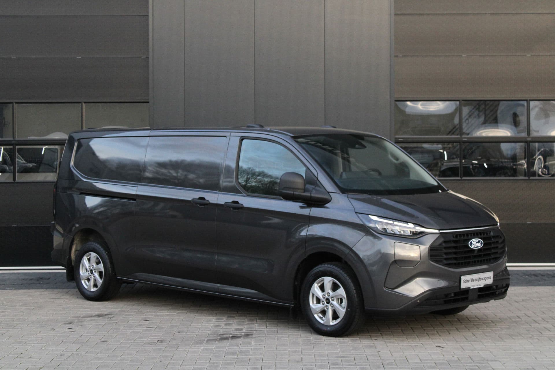 Ford Transit Custom 320 2.5 PHEV L2H1 Trend 232pk - 5 jaar GARANTIE - 2x Schuifdeur - Adaptive Cruise - Blind Spot - Navigatie - Camera - Verwarmd Stuur - Rijklaar thumbnail 3