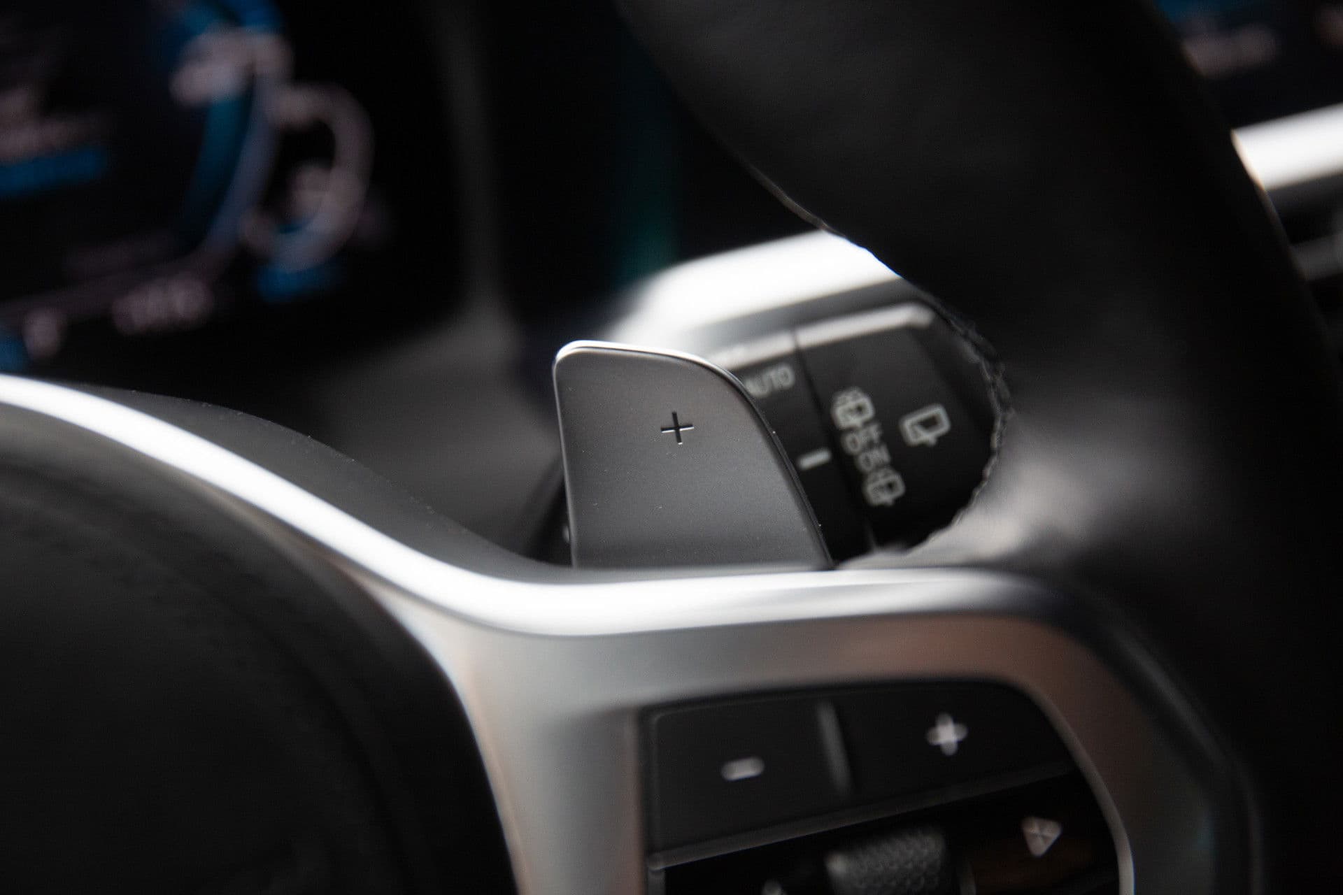 BMW 3 Serie Touring 330e High Executive M-Sport 290pk , Adaptive cruise, Trekhaak, Sfeerverlichting, thumbnail 22