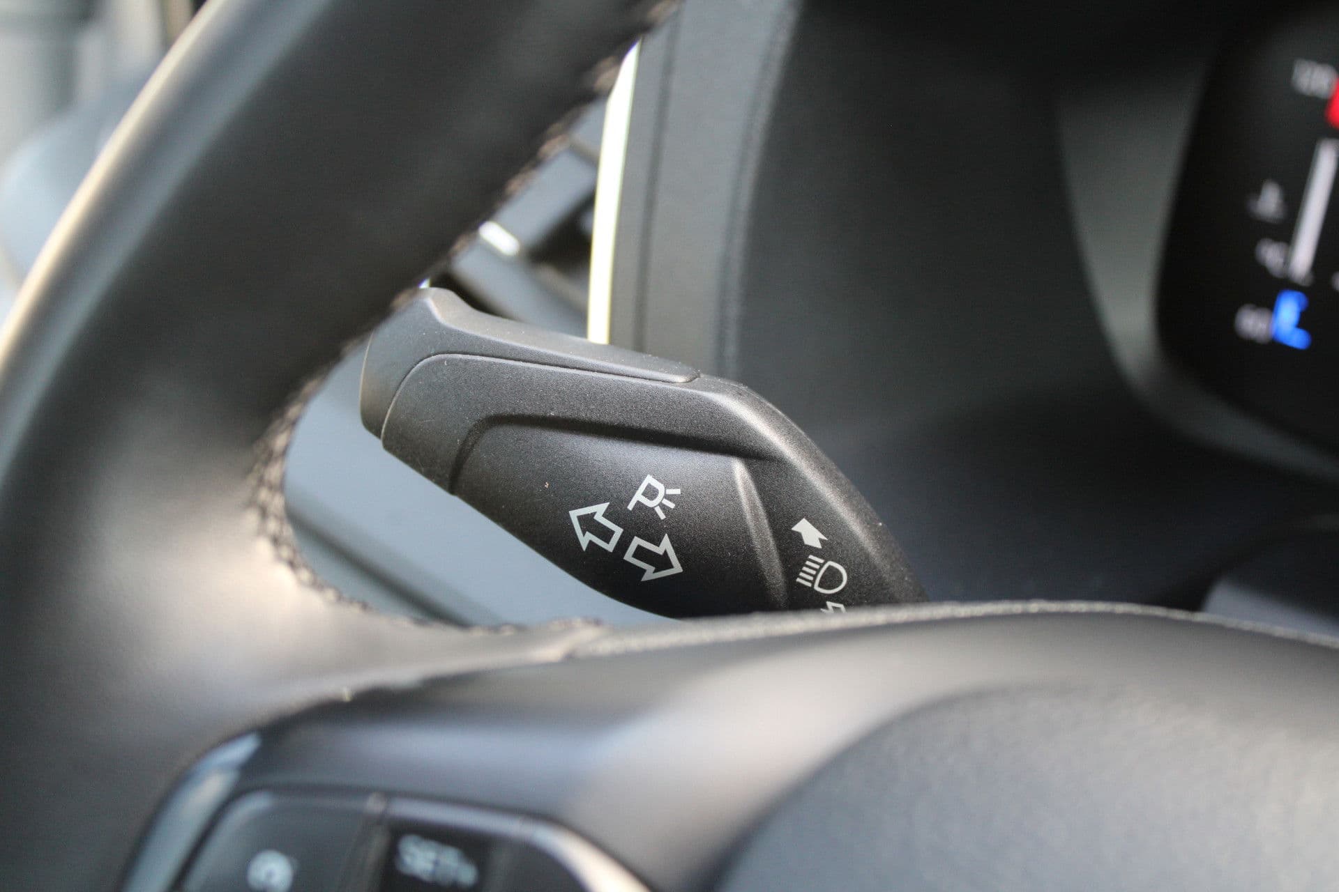 Ford Transit 350 2.0 TDCI L4H3 Trend RWD 130pk - 270gr deuren - Camera - Cruise - Carplay - Airco - PDC - Rijklaar thumbnail 20