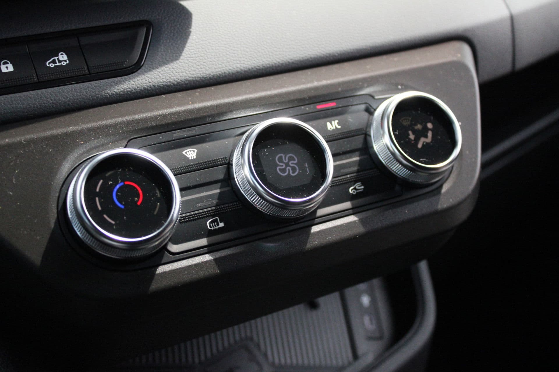 Renault Master T35 2.0 dCi 170pk L2H2 Extra - Navigatie - Camera - 270 gr deuren - Parkeersensoren - Draadloos laden - Rijklaar thumbnail 32