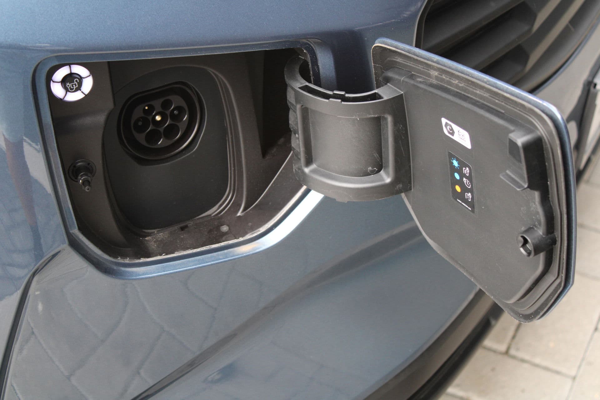 Ford Transit Custom 320 2.5 PHEV L2H1 Trend 232pk - 5 jaar GARANTIE - 2x Schuifdeur - Adaptive Cruise - Blind Spot - Navigatie - Camera - Verwarmd Stuur - Rijklaar thumbnail 39