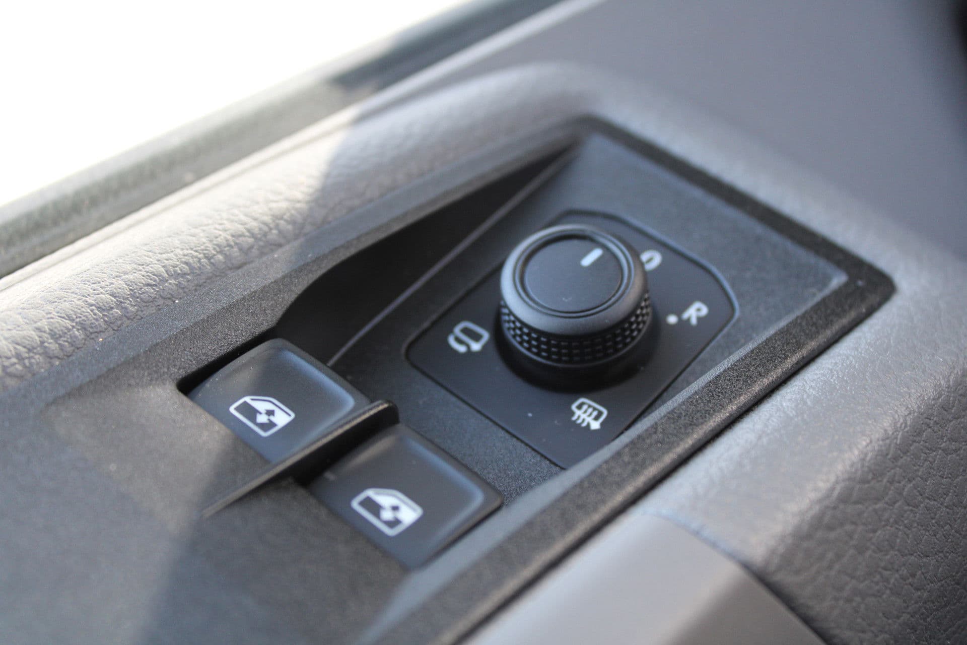 Volkswagen Crafter 35 2.0 TDI L3H2 177pk - Facelift - Navigatie - LED - Geveerde stoel - Virtual cockpit - Camera - Verwarmd stuur - Stoelverwarming - Rijklaar thumbnail 29