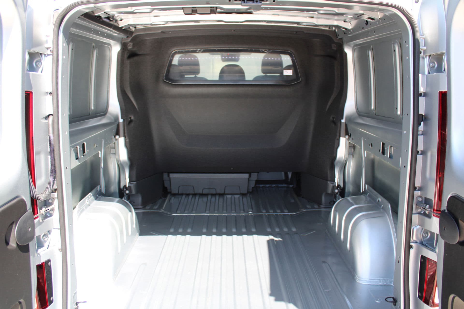 Renault Trafic 2.0 Blue dCi 170pk T29 L2H1 Extra DC - 2x Schuifdeur - Carplay - LED - Blind Spot - Navigatie - Camera - Trekhaak - Stoelverwarming - Rijklaar thumbnail 10