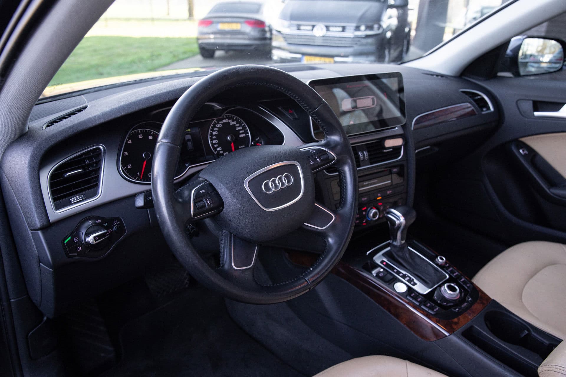 Audi A4 Avant 1.8 TFSI Business Edition , Stoelverwarming, Panoramadak, Apple Carplay, Keyless entry thumbnail 5