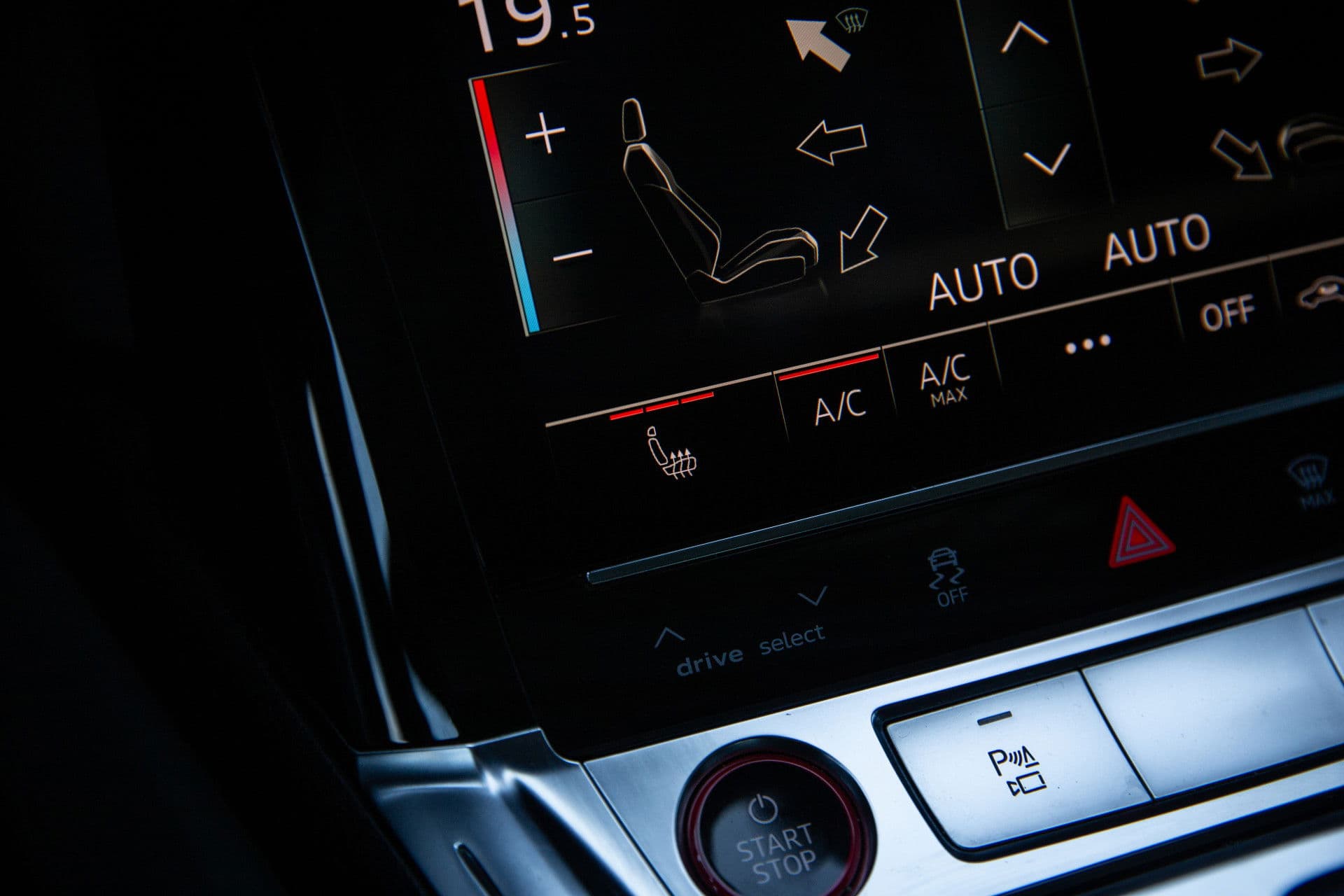 Audi E-tron S quattro 95 kWh , Trekhaak, Panoramadak, Adaptive cruise, 360-graden camera, thumbnail 30