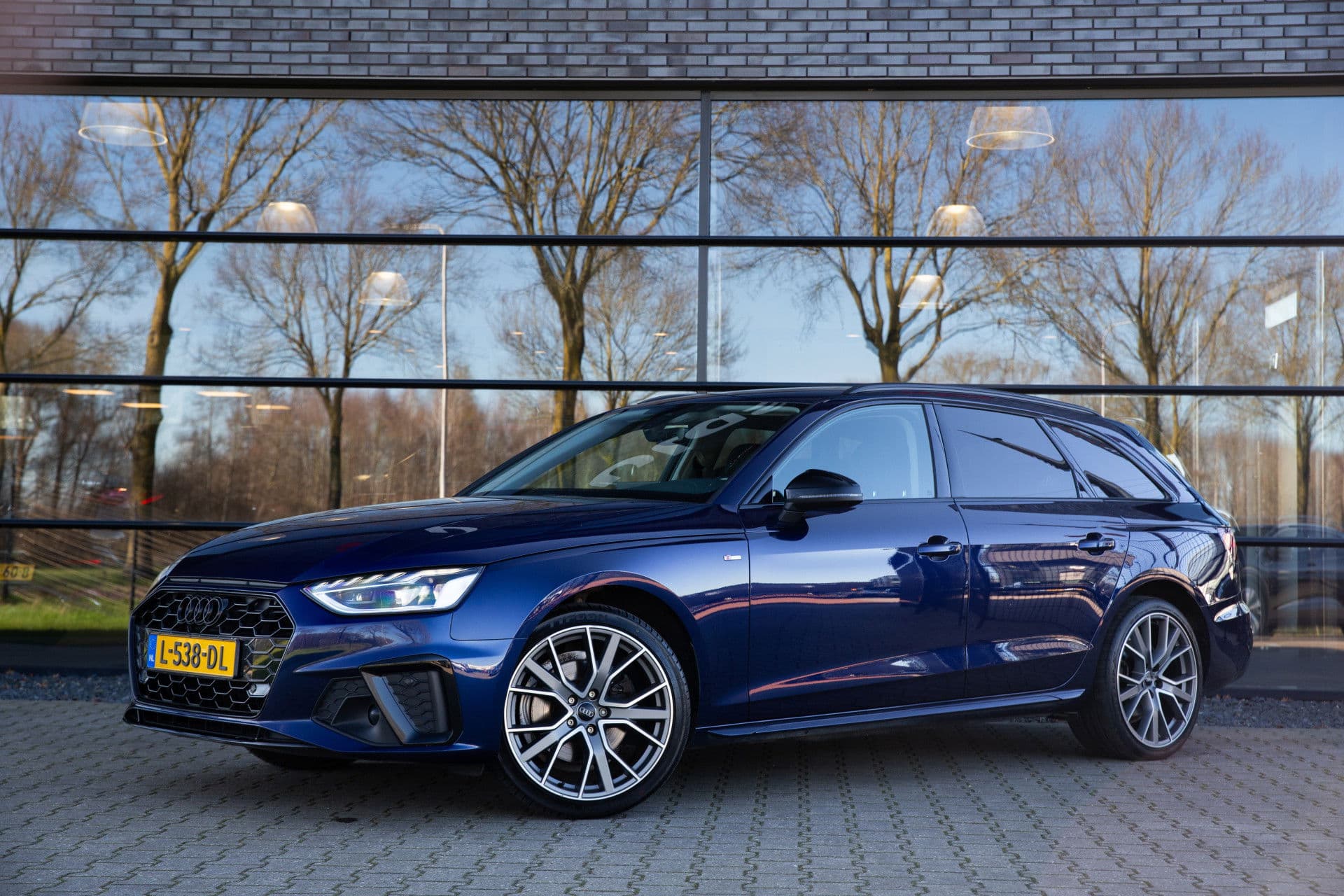 Audi A4 Avant 35 TDI Launch edition S-line , Sportstoelen, Camera, Virtual Cockpit, thumbnail 7