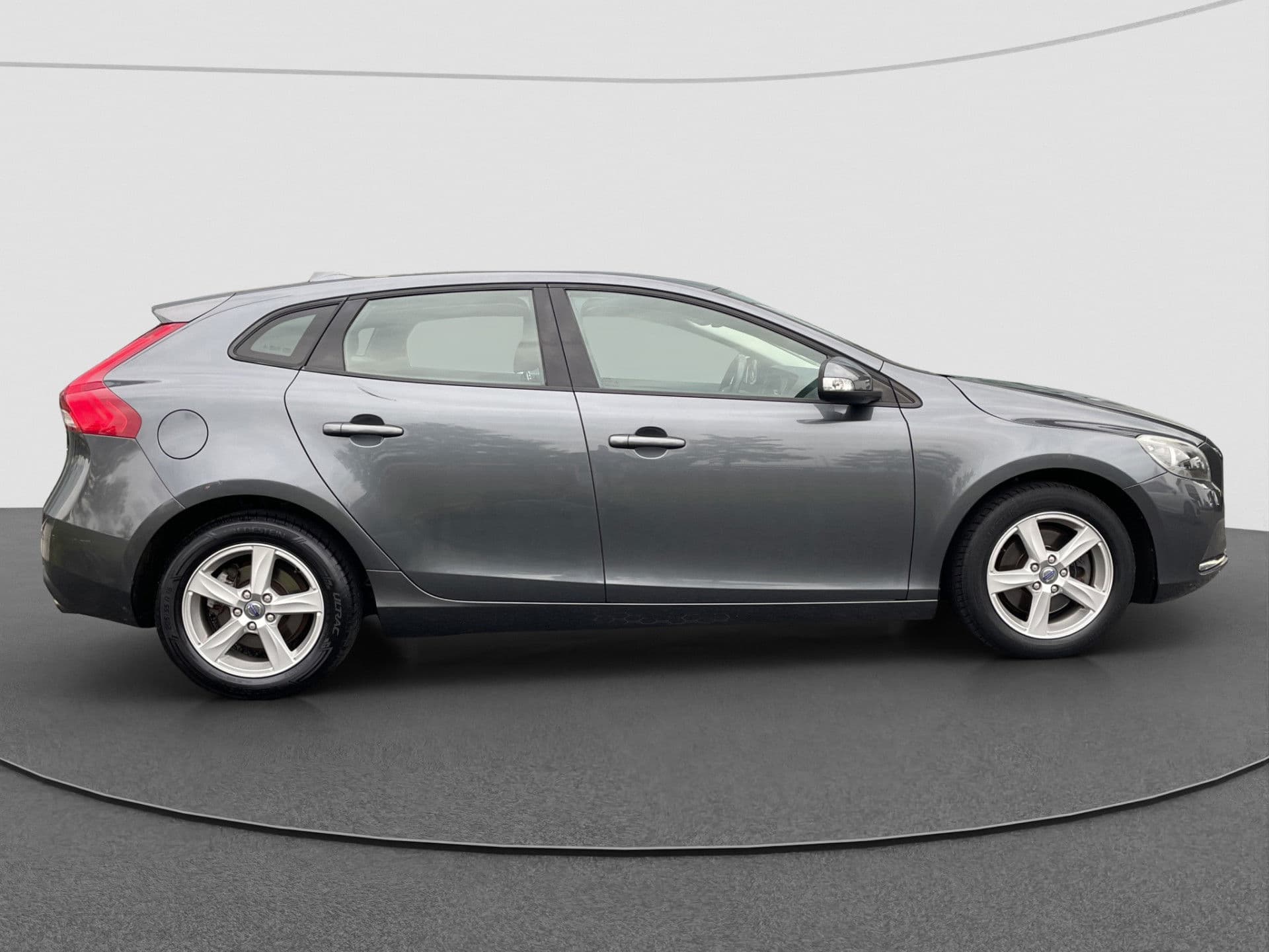 Volvo V40 1.6 T3 Kinetic Camera | Cruise | Climate | Trekhaak thumbnail 4