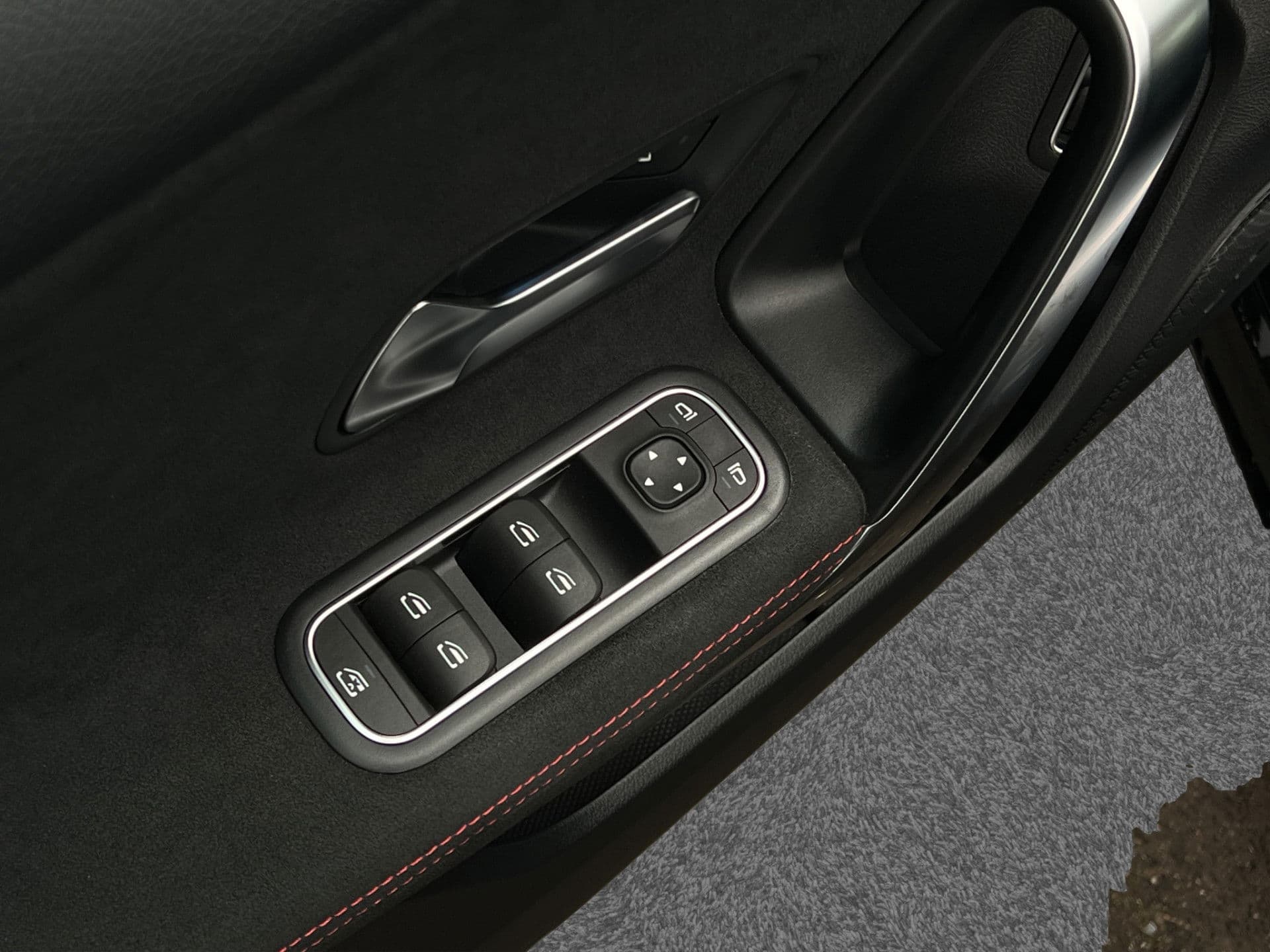 Mercedes-Benz A-Klasse 250 e AMG Premium Plus | Pano | NAP | Sfeerverl | Burmester | Camera | Stoelverw | thumbnail 17