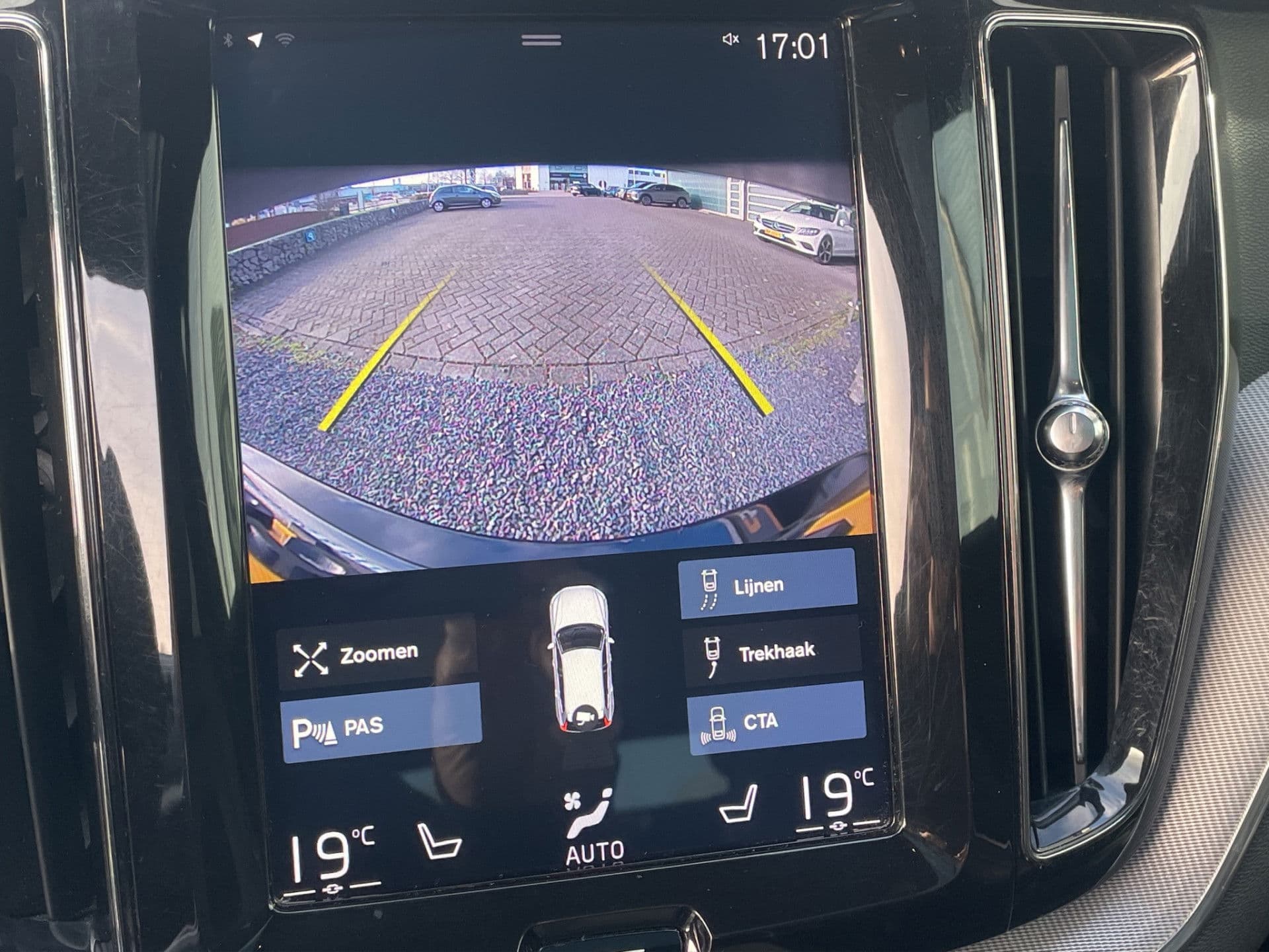 Volvo XC60 2.0 T8 Twin Engine AWD Inscription Elec.stoelen | Dodeh. | Trekhaak | Pano/schuifdak thumbnail 18