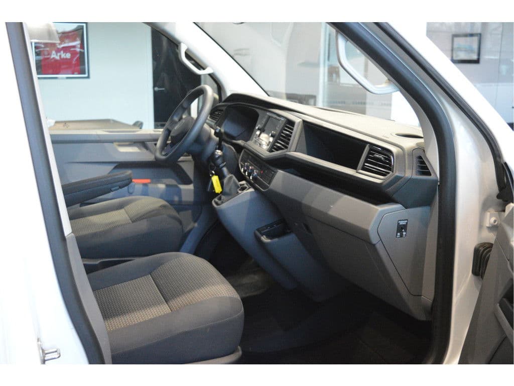 Volkswagen Transporter 2.0 TDI L2H1 airco cruise app connect trekhaak 150 pk !! thumbnail 4