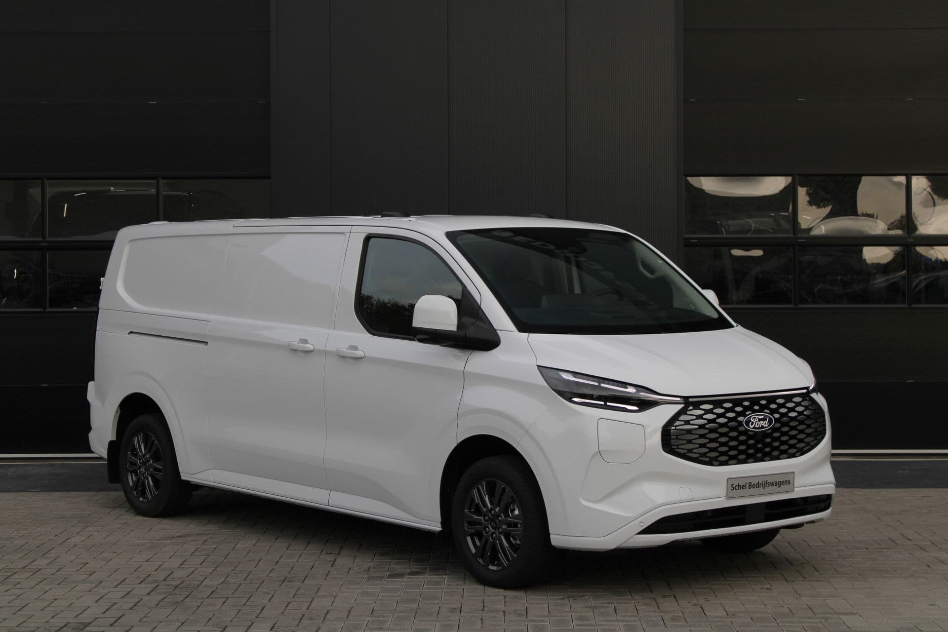 Ford E-Transit Custom 340 L2H1 Limited 65 kWh 218pk - 2x Schuif - LED - 360 Camera - B&O - ACC - Navi - Stoel/Stuurverwarming - Rijklaar thumbnail 4