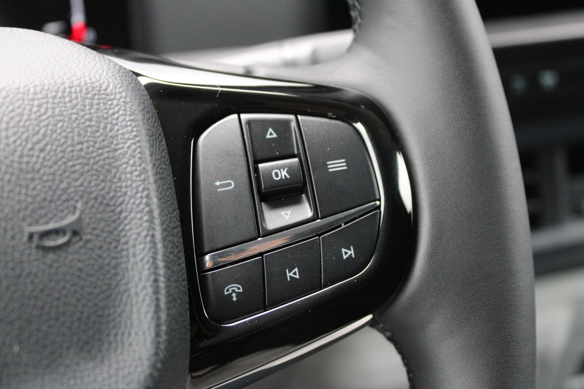 Ford Transit Custom 320 2.0 TDCI L2H1 Trend 170pk - 4x4 AWD - 2x Schuifdeur - Carplay - Android - Camera - Stoelverwarming - Verwarmd stuurwiel - Rijklaar thumbnail 23