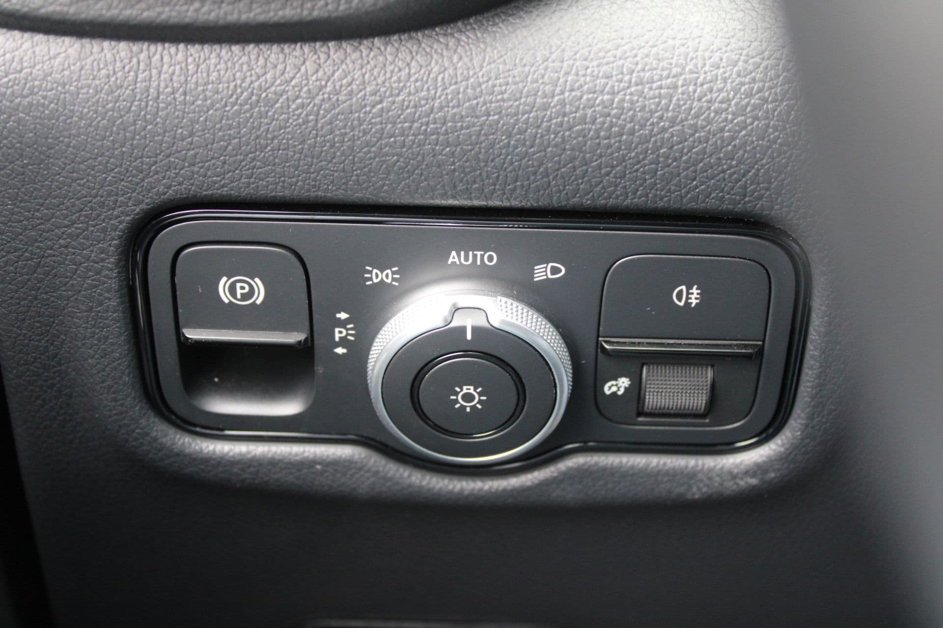 Mercedes-Benz Vito 114CDI L2 Pro - Distronic - 360 camera - Multibeam LED - Stoel&Stuurverwarming - Trekhaak 2500kg - Navigatie - Rijklaar thumbnail 14