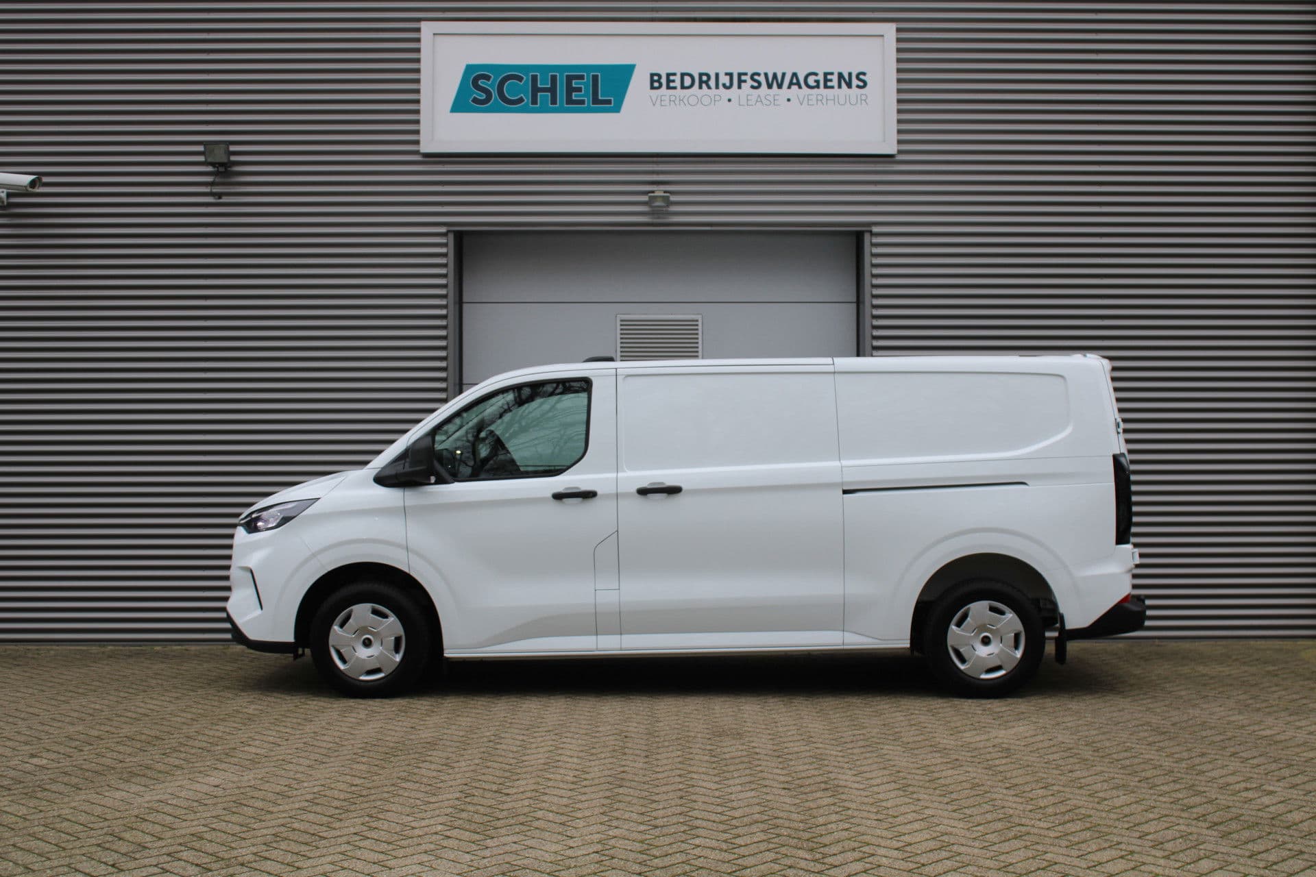 Ford Transit Custom 320 2.0 TDCI L2H1 Trend 136pk - 2x Schuifdeur - LED koplampen - Carplay - Android - Camera - Stoelverwarming - 70l tank - Rijklaar thumbnail 8