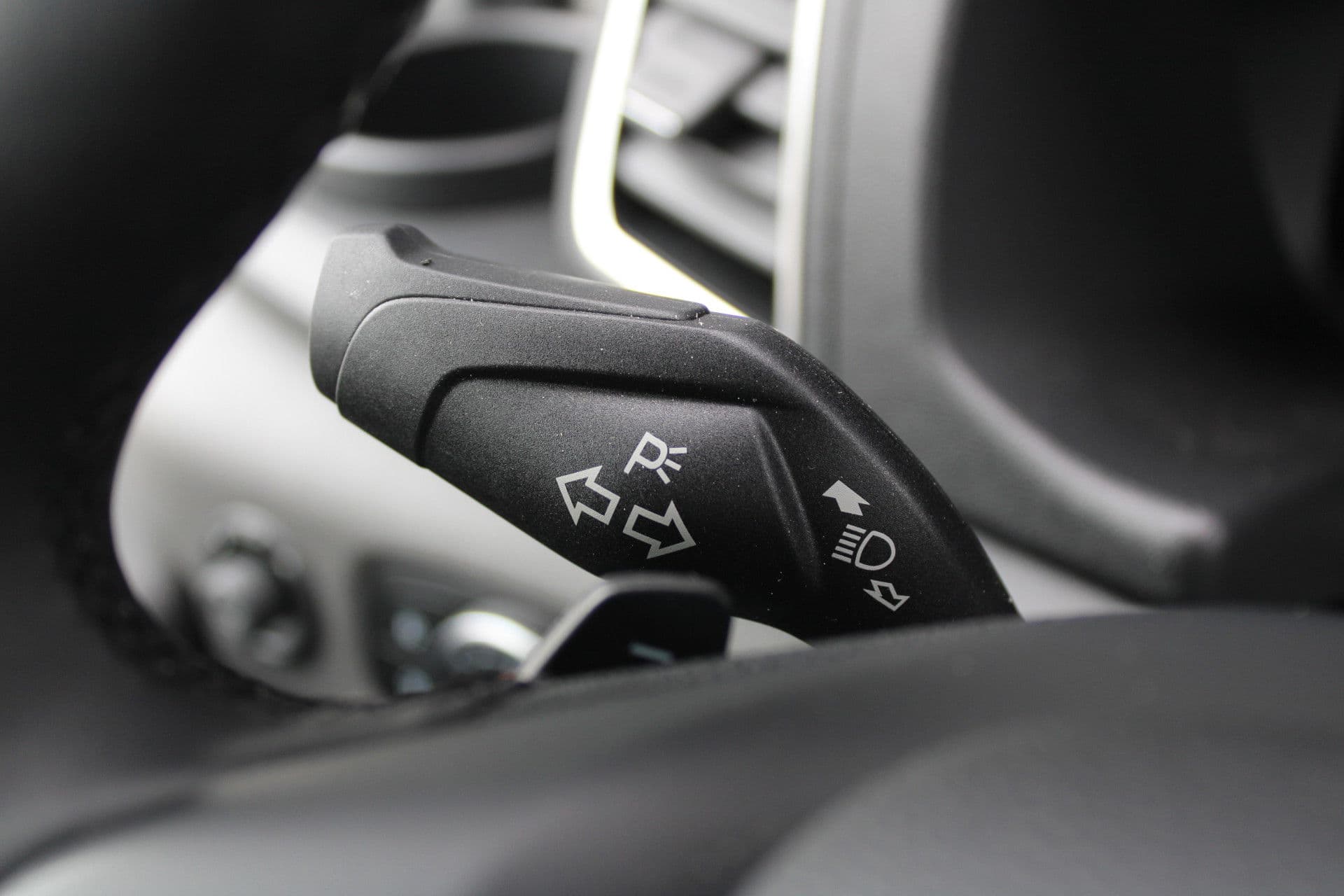 Ford Transit 350 2.0 TDCI L3H2 Limited Raptor 165pk - LUCHTVERING - ACC - Blind Spot - 360 camera - Raptor Grill - Stoel-Stuurverwarming - Trekhaak - Rijklaar thumbnail 13