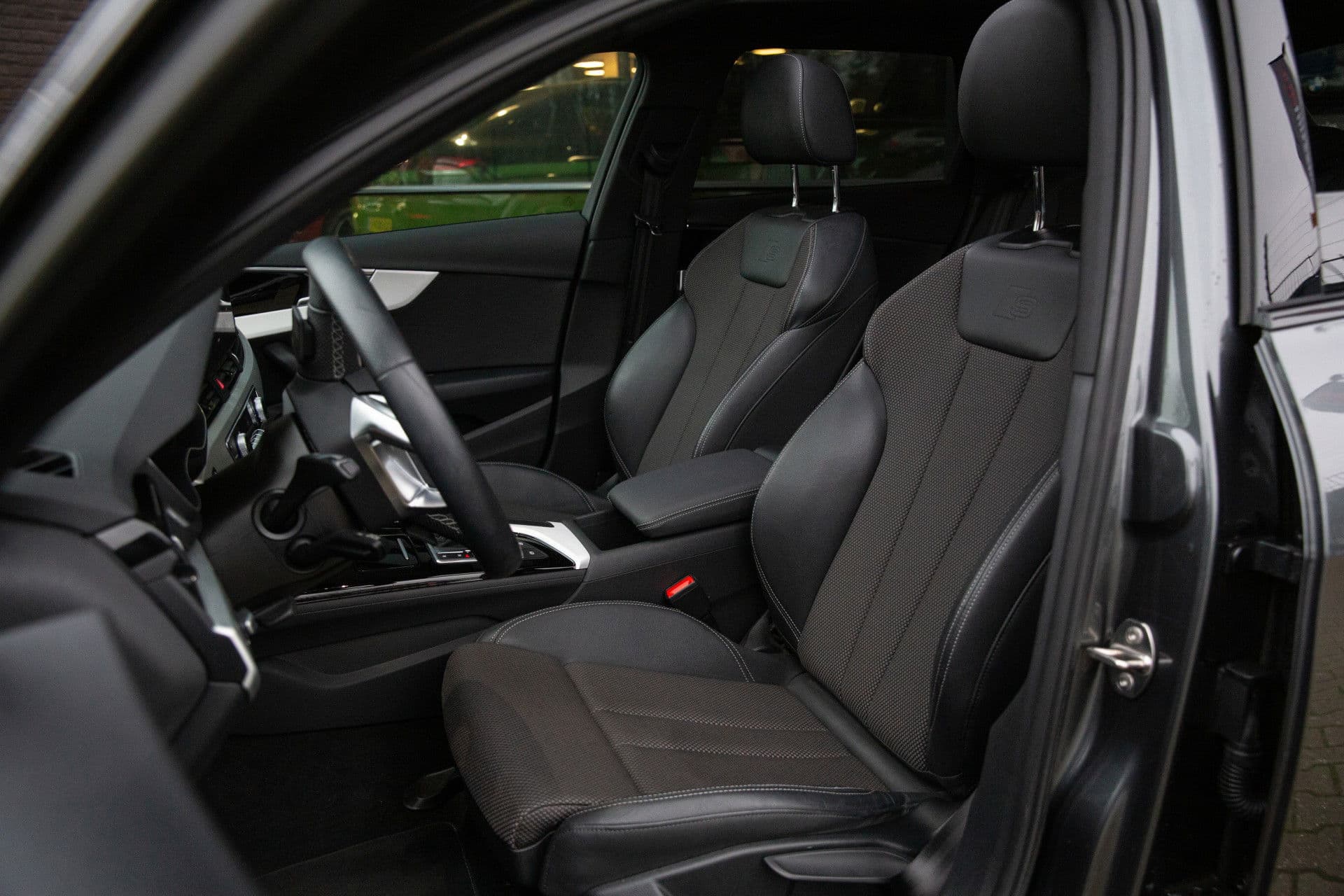 Audi A4 Avant 35 TFSI S edition , Panoramadak, Adap. cruise, Black Edition thumbnail 3