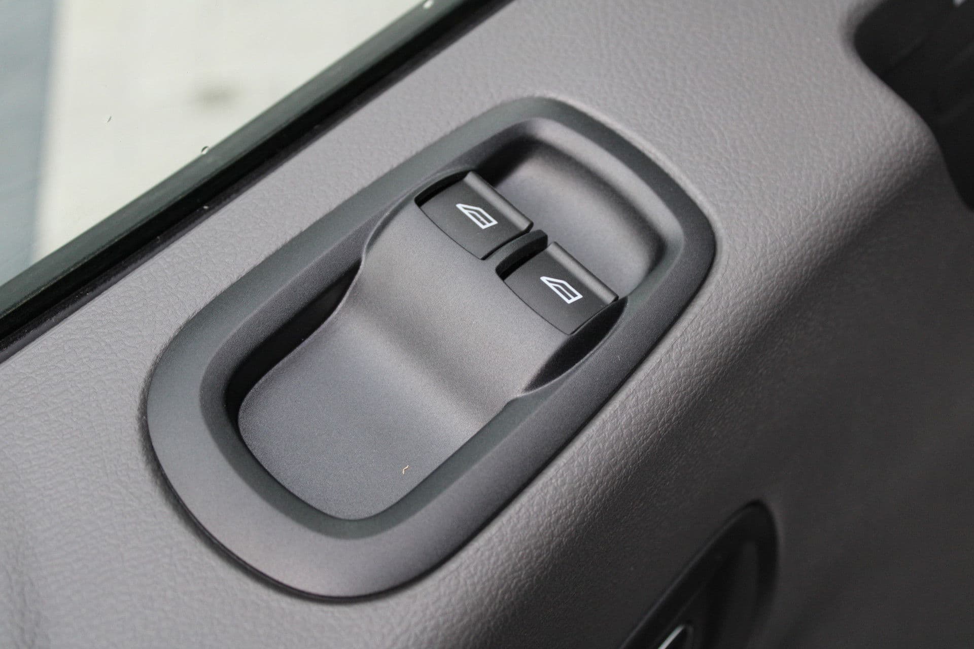 Ford Transit 350 2.0 TDCI L4H3 Trend 165pk RWD - Carplay - Android - Cruise - Camera - 270gr deuren - Rijklaar thumbnail 10