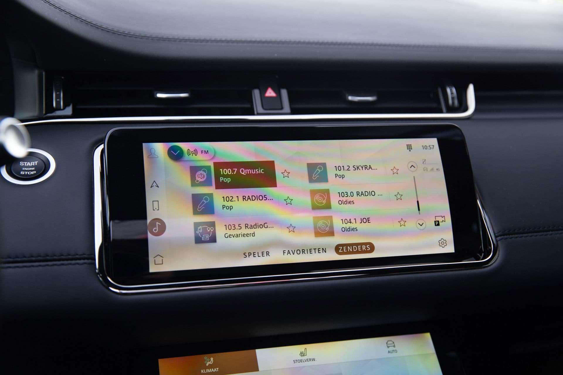 Land Rover Range Rover Evoque 1.5 P300e AWD R-Dynamic HSE Autobiography , Panoramadak, Meridian, Stoelventilatie, Head-up Display thumbnail 15