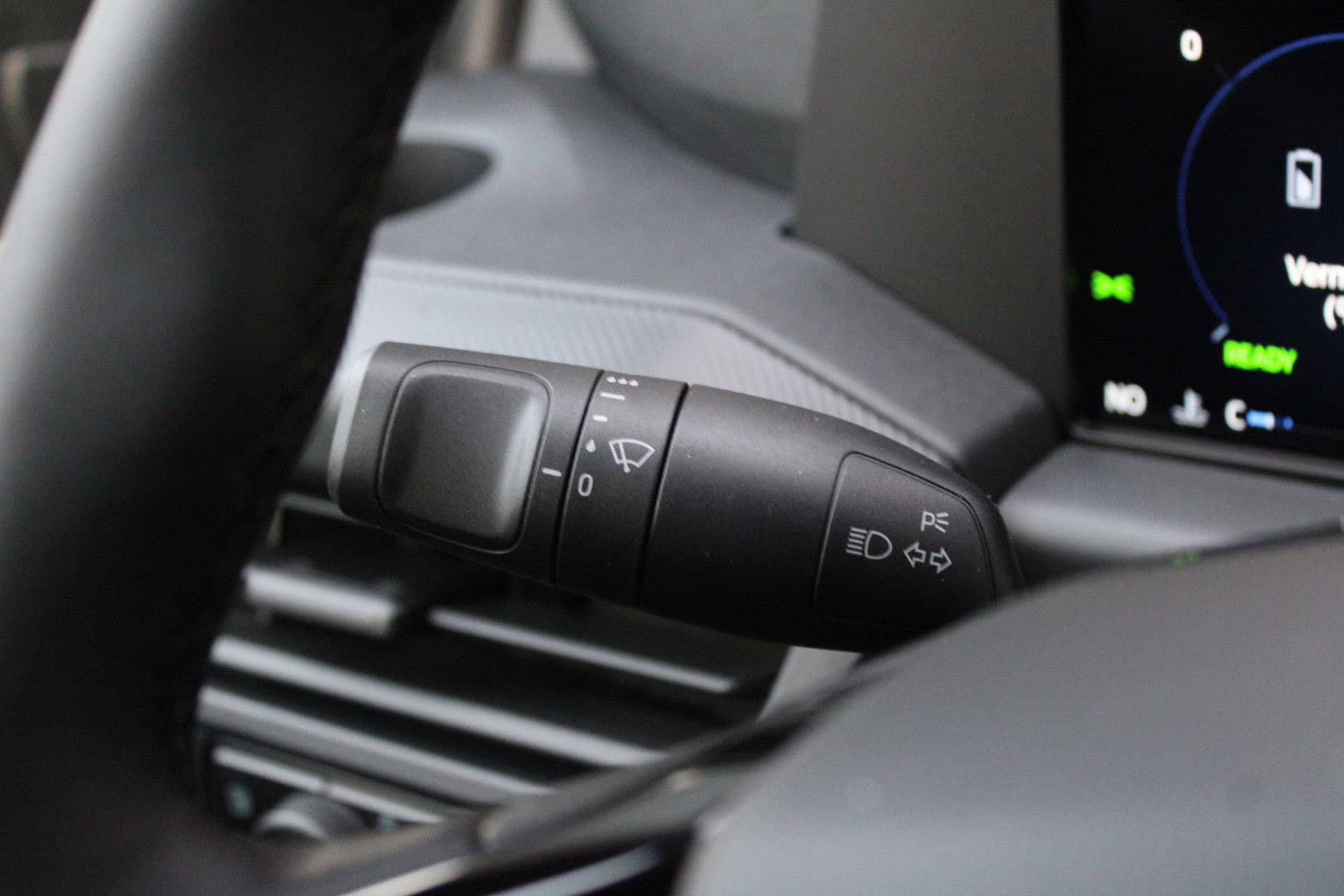 Ford Transit Custom 320 2.5 PHEV L2H1 Trend 232pk - 5 jaar GARANTIE - 2x Schuifdeur - Adaptive Cruise - Blind Spot - Navigatie - Camera - Verwarmd Stuur - Rijklaar thumbnail 24