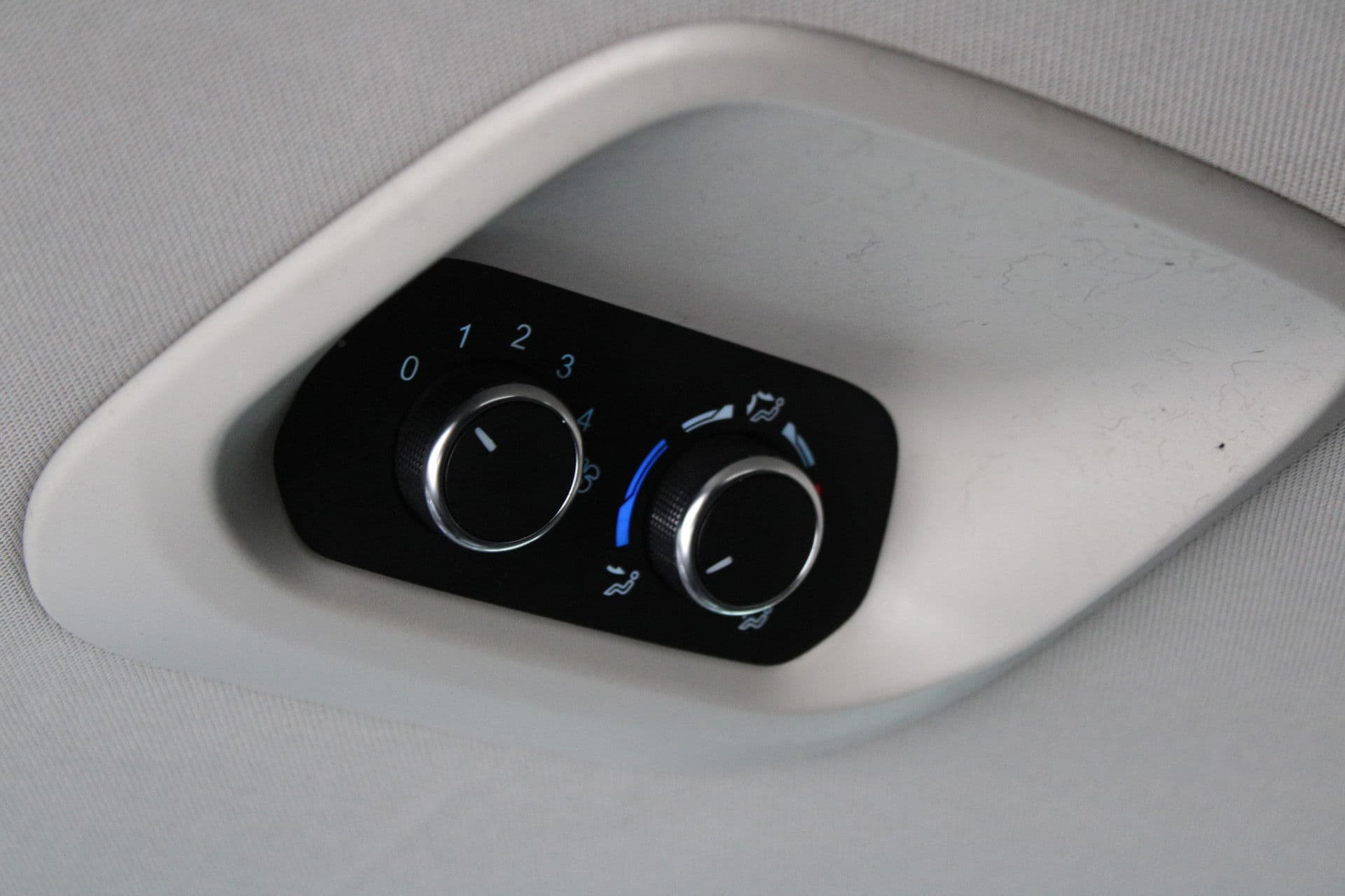 Ford Transit Custom 320 2.0 TDCI L1H1 Tourneo 170pk - Automaat - Leder - ACC - 1+1 stoelopstelling - Bi-Xenon -Stoelverwarming - Rijklaar thumbnail 31