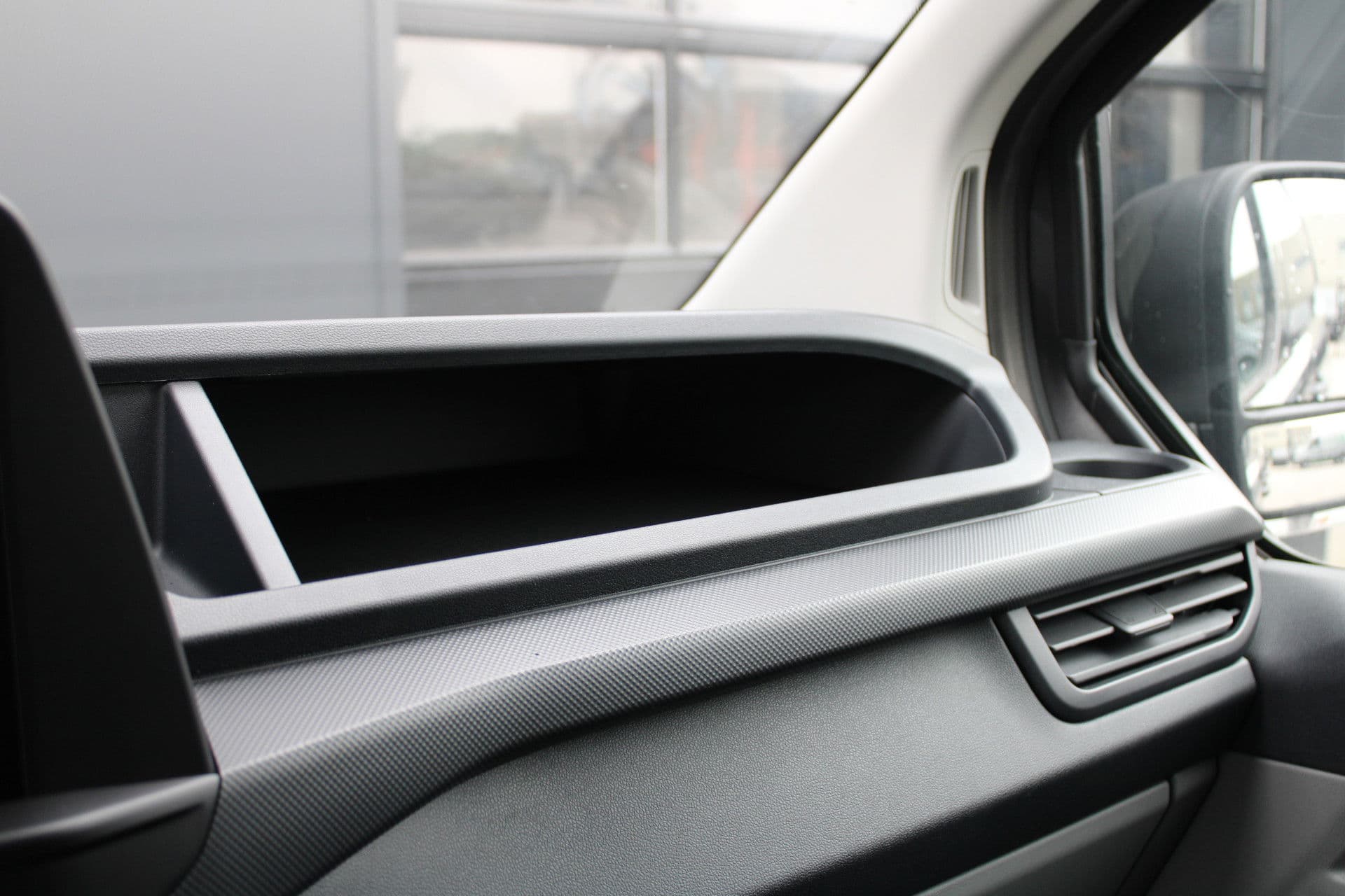 Ford Transit Custom 320 2.0 TDCI L2H1 Trend 136pk - Carplay - Android - LED koplampen - Stoelverwarming - 70l tank - Rijklaar thumbnail 29