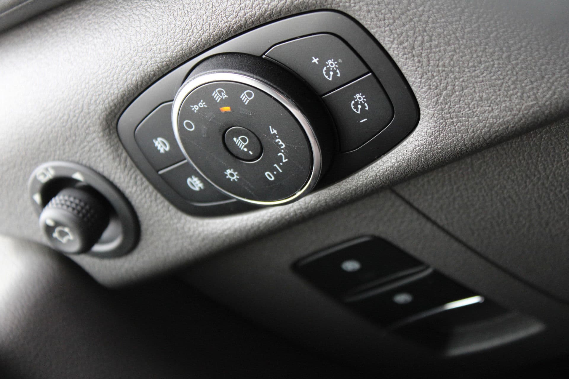 Ford Transit 350 2.0 TDCI L2H2 Trend 165pk - Facelift - 2x Schuifdeur - Adaptive Cruise - Navigatie - Blind Spot - 360 Camera - Stoel - Stuurverwarming - Rijklaar thumbnail 14