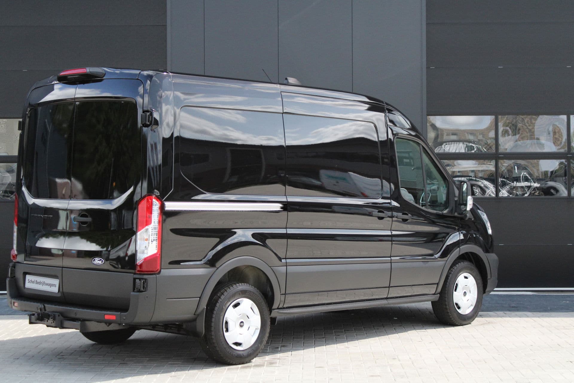 Ford Transit 350 2.0 TDCI L2H2 Trend 165pk - Facelift - 2x Schuifdeur - Adaptive Cruise - Navigatie - Blind Spot - 360 Camera - Stoel - Stuurverwarming - Rijklaar thumbnail 6