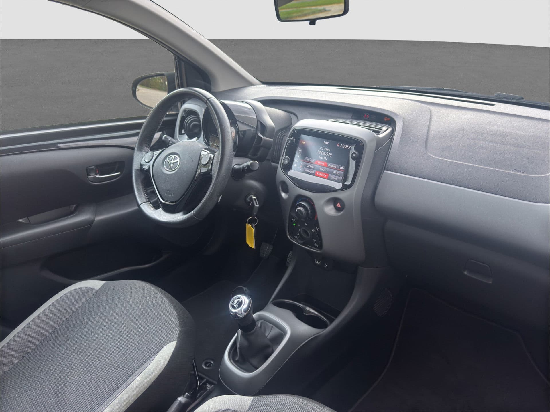 Toyota Aygo 1.0 VVT-i X-Play | Camera | Apple Carplay thumbnail 17