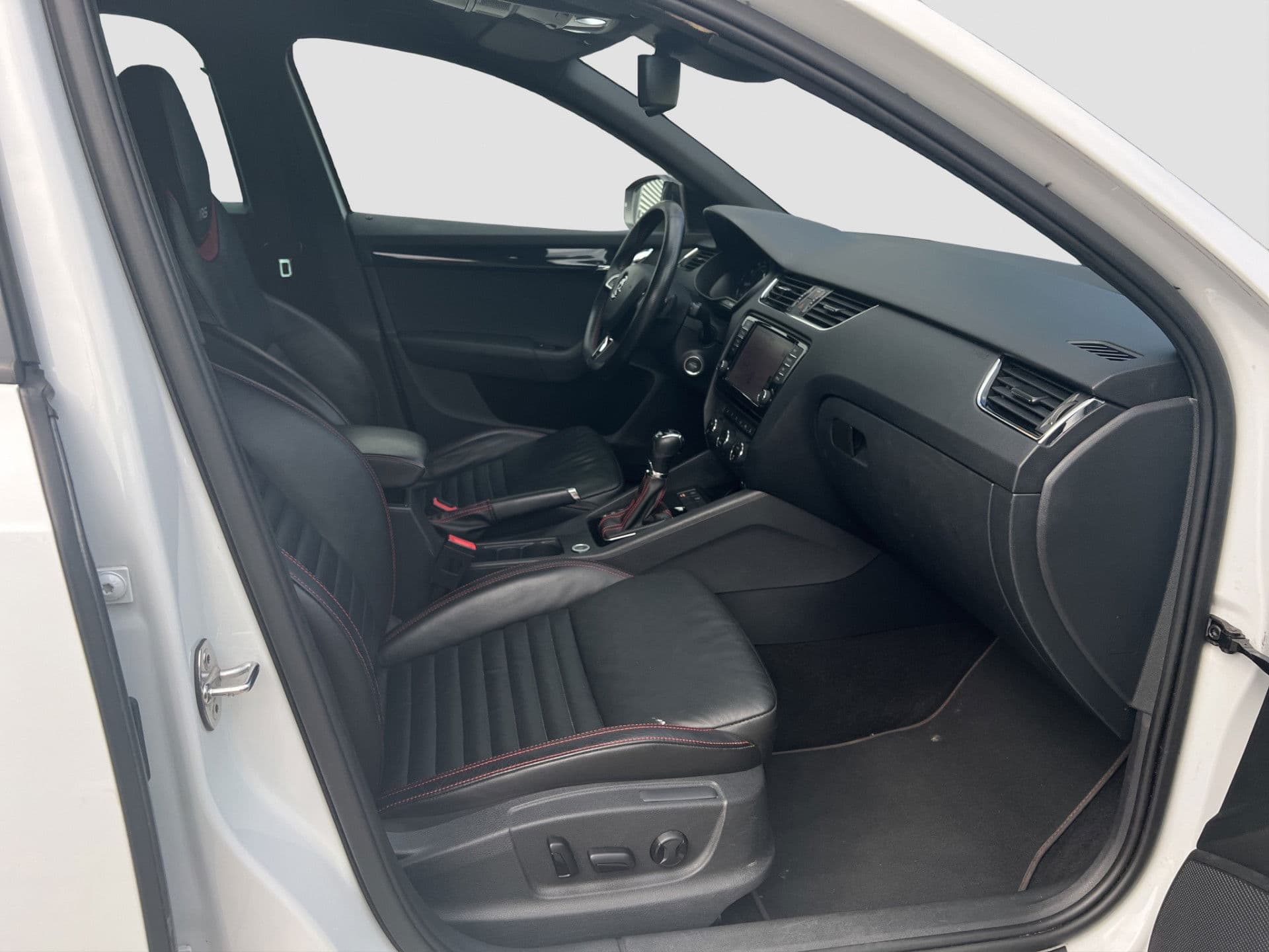 Škoda Octavia Combi 2.0 TSI RS 230 | Memory Stoelen | Stoelverw. | thumbnail 22