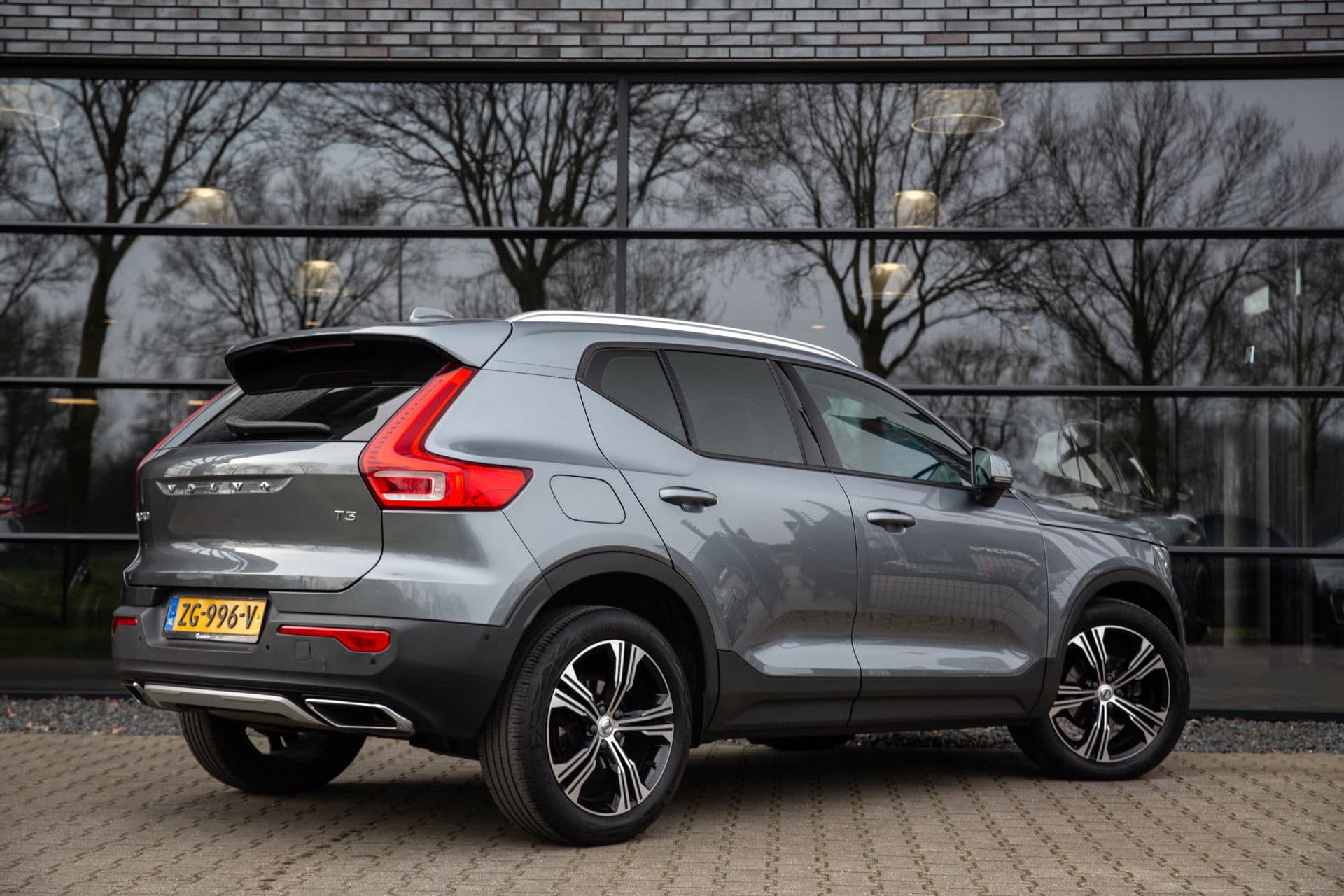 Volvo XC40 1.5 T3 Momentum , Achteruitrijcamera, Cruise control, Navigatie, thumbnail 2