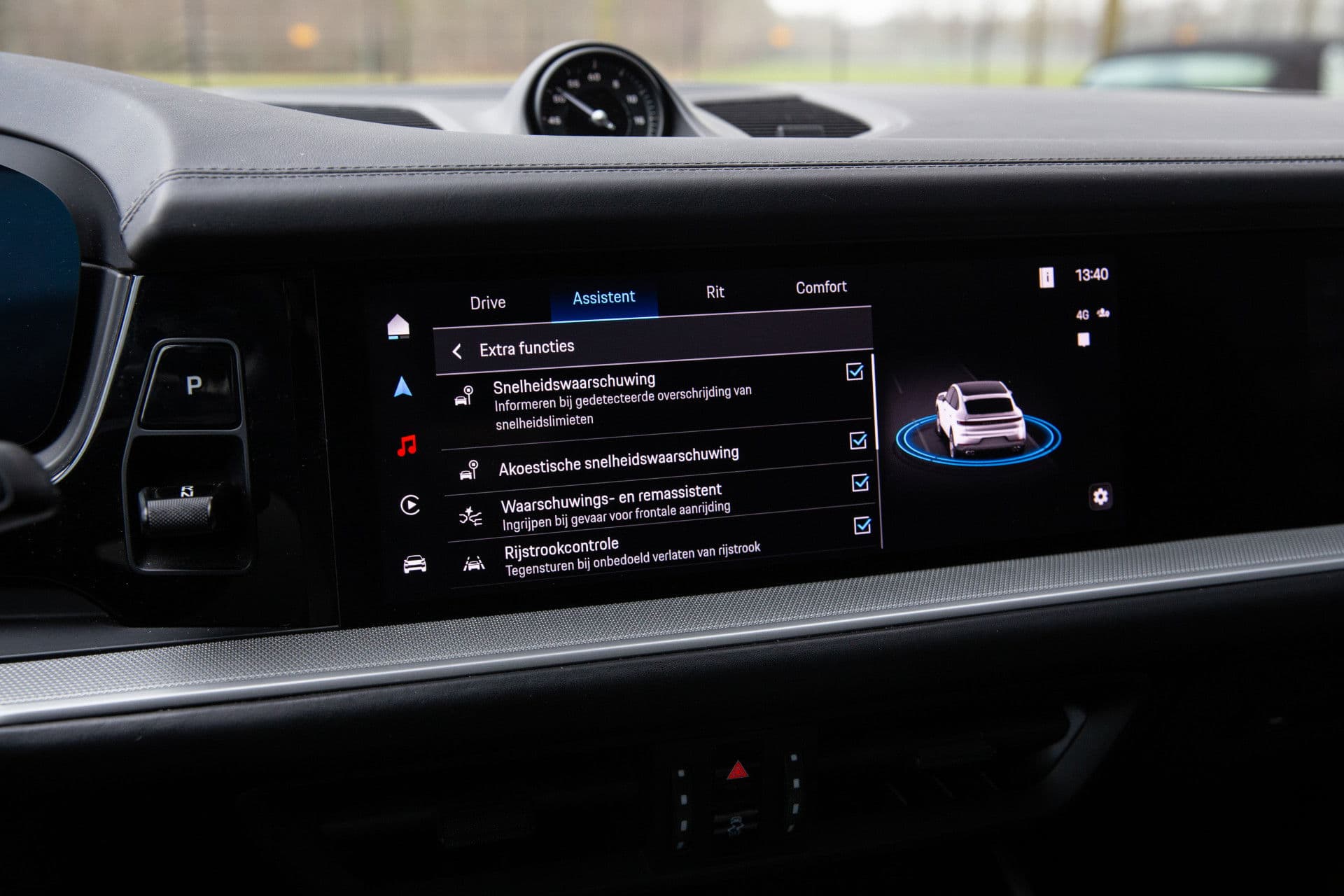 Porsche Cayenne Coupé 3.0 E-Hybrid , Panoramadak, Bijrijdersdisplay, Trekhaak, Sport Design, Origineel NL thumbnail 18