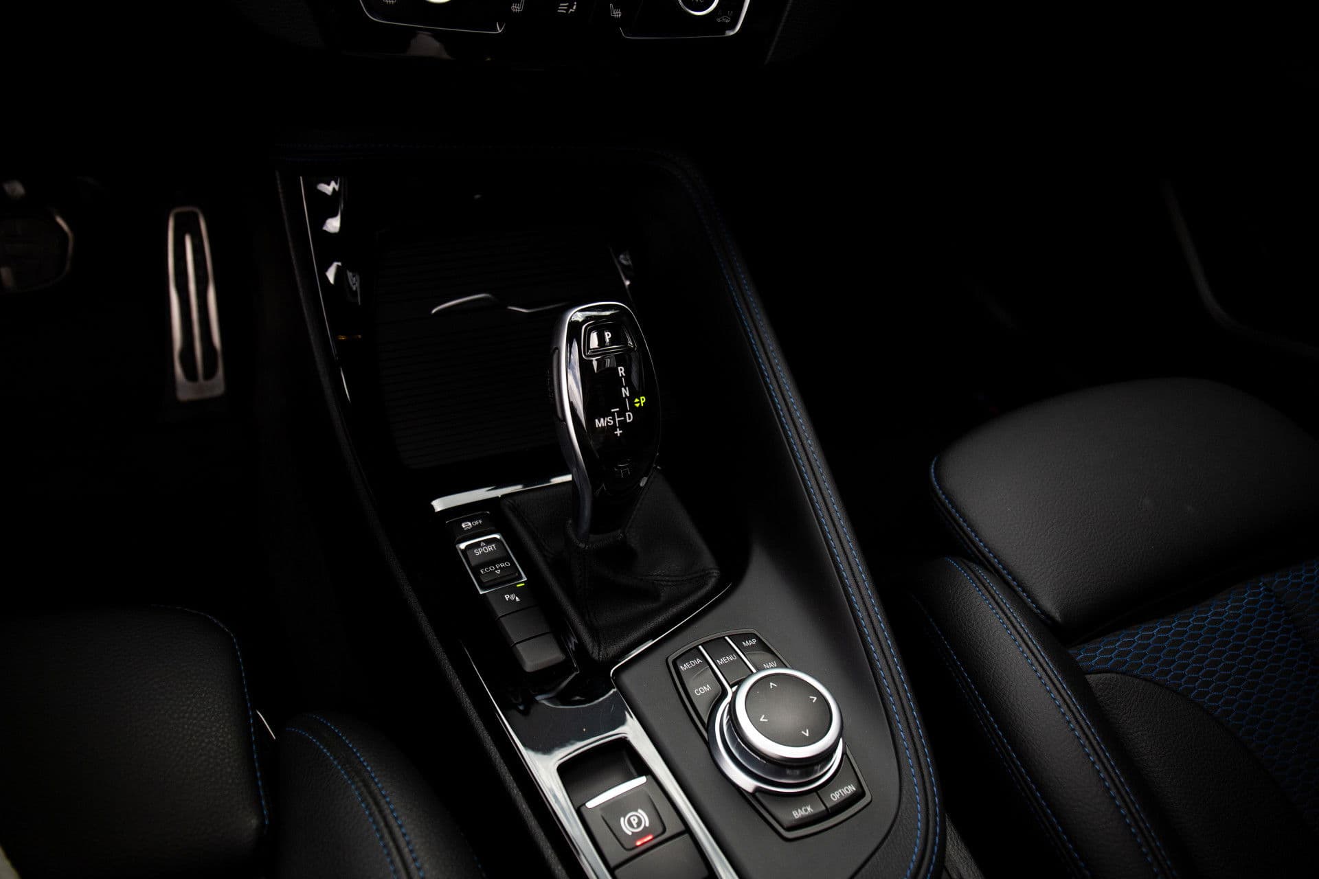 BMW X2 sDrive20i Business Edition , M-Sport, Panoramadak, Head-up display, BMW-Led thumbnail 27