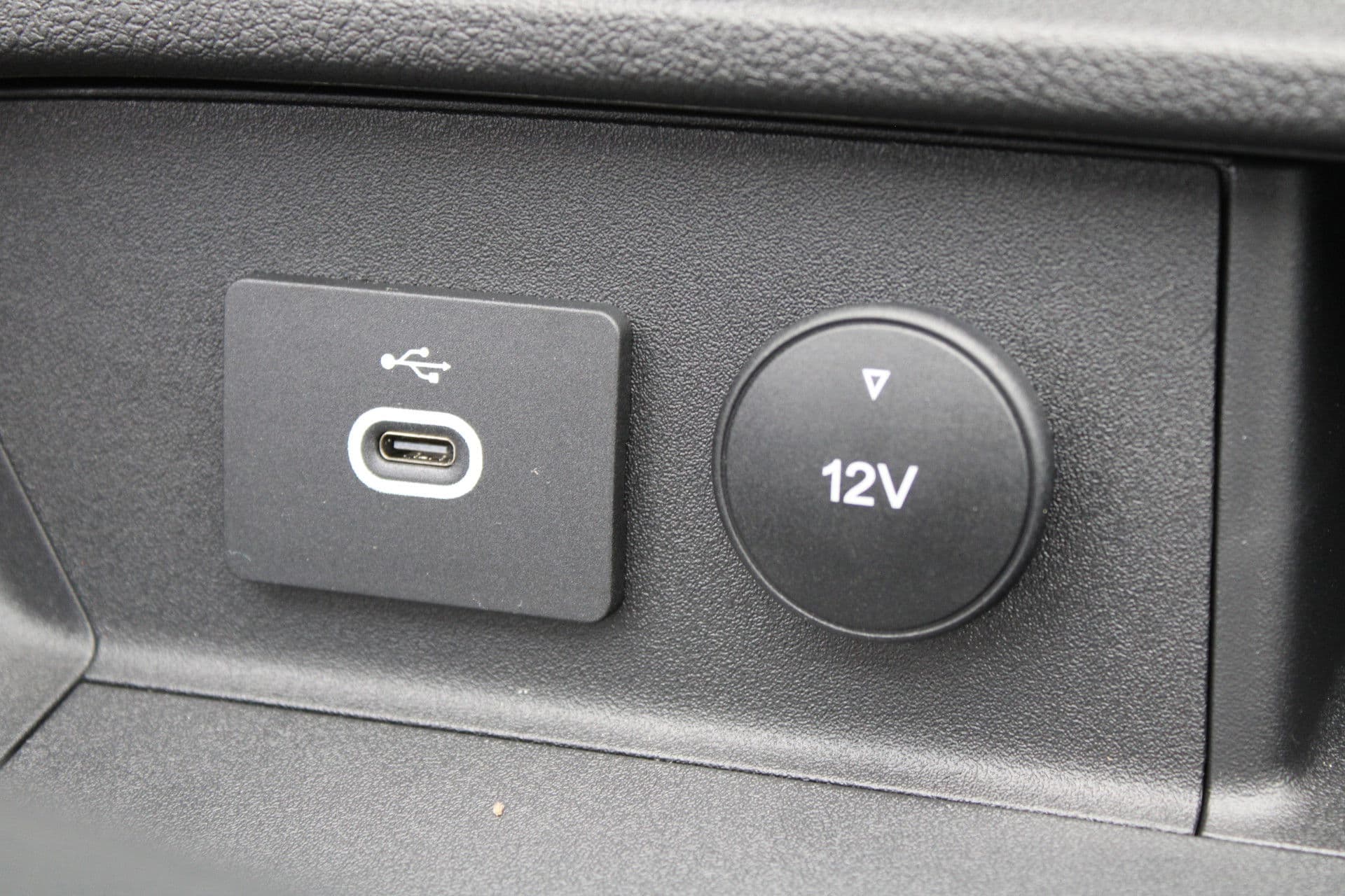 Ford Transit 350 2.0 TDCI L4H3 Trend 165pk RWD - Carplay - Android - Cruise - Camera - 270gr deuren - Rijklaar thumbnail 24