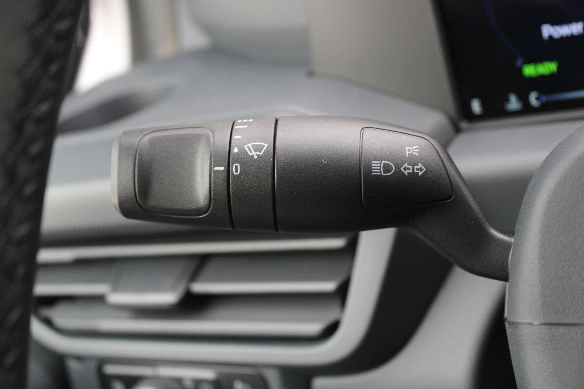 Ford Transit Custom 320 2.5 PHEV L2H1 Trend 232pk - 5 jaar GARANTIE - 2x Schuifdeur - Adaptive Cruise - Blind Spot - Navigatie - Camera - Verwarmd Stuur - Rijklaar thumbnail 17